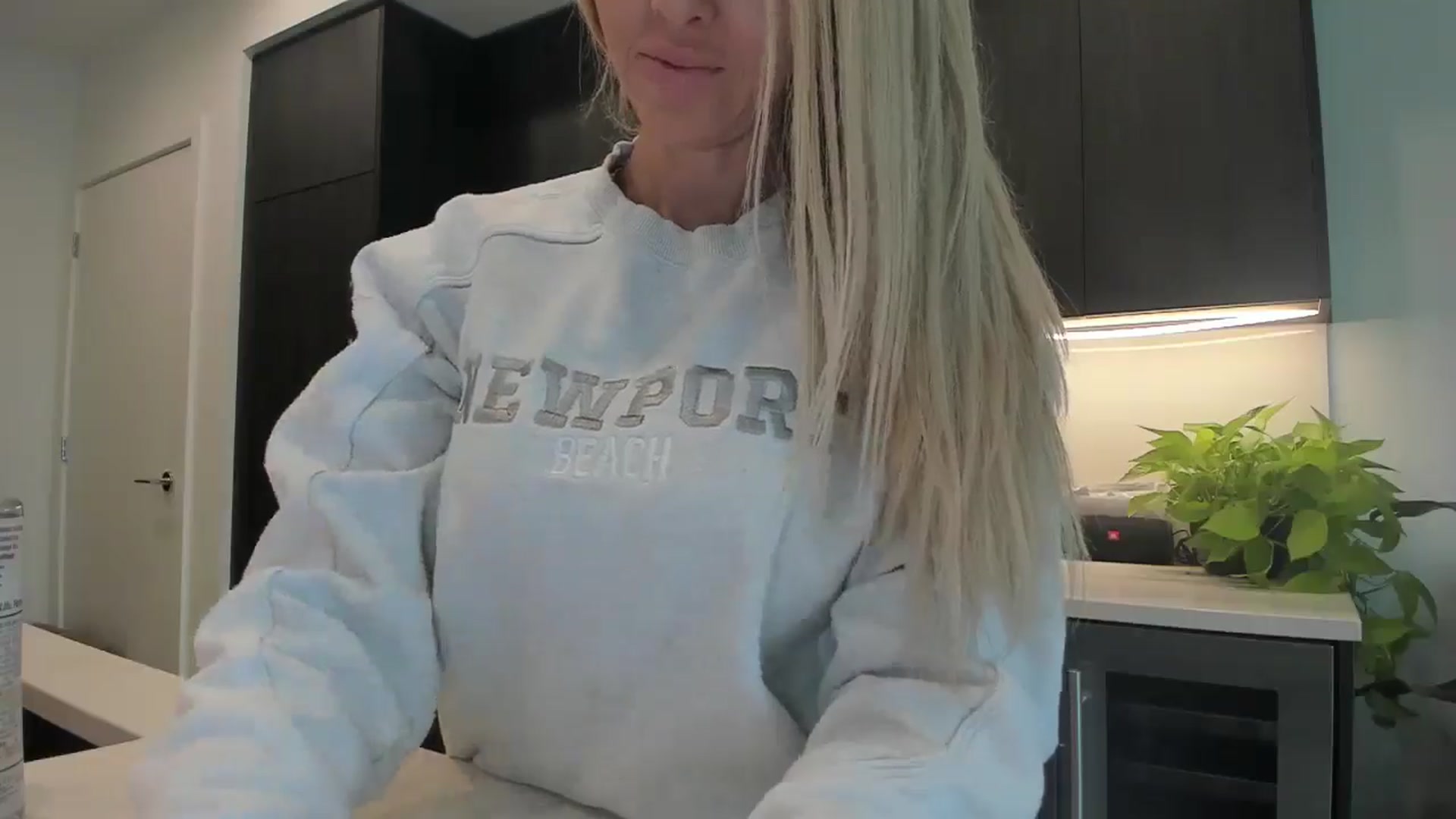 Gallery image thumbnail from Mollyboots's myfreecams stream on, 11/12/2025, 18:51 image 5 of 20