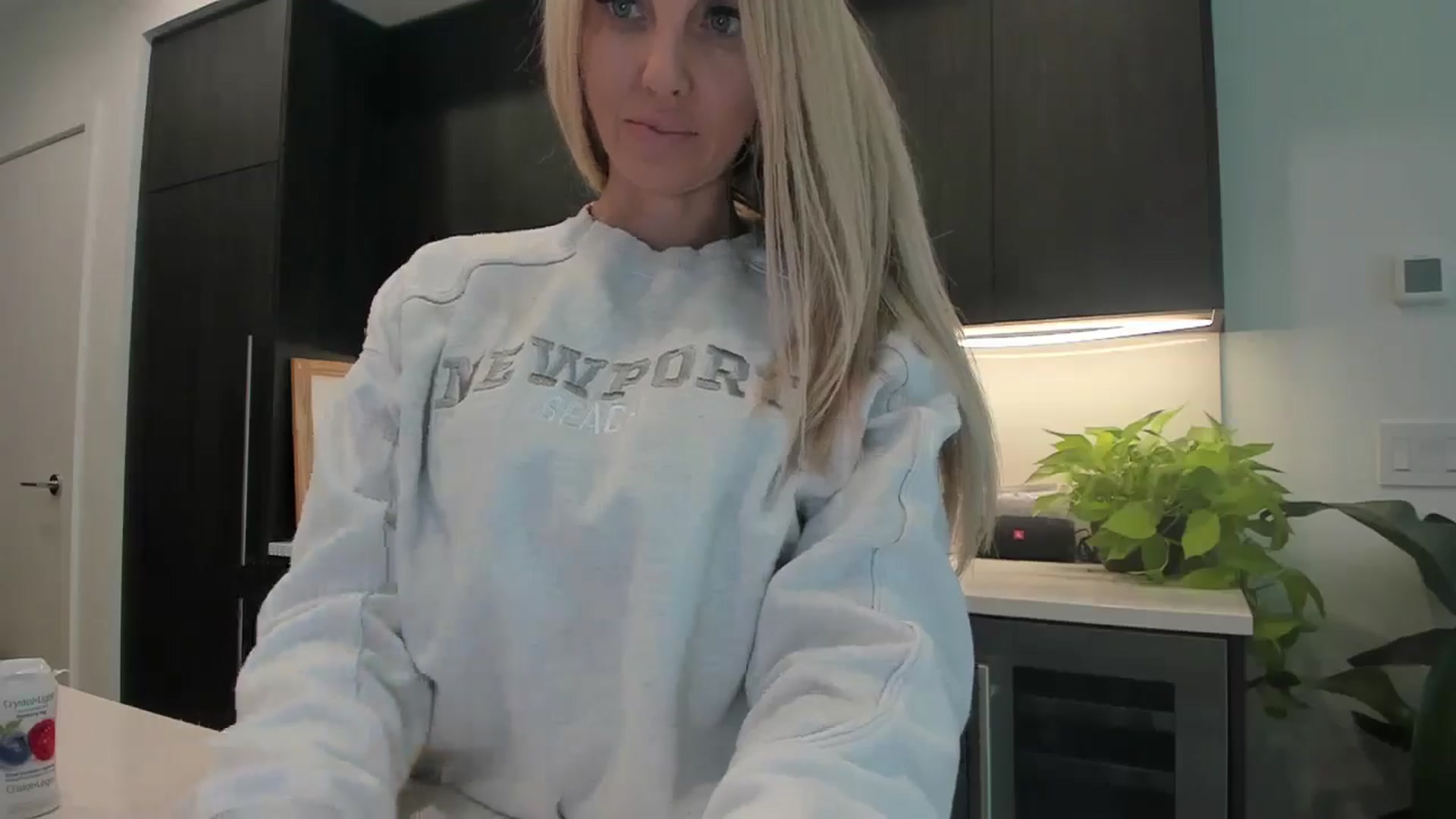 Gallery image thumbnail from Mollyboots's myfreecams stream on, 11/12/2025, 18:51 image 8 of 20