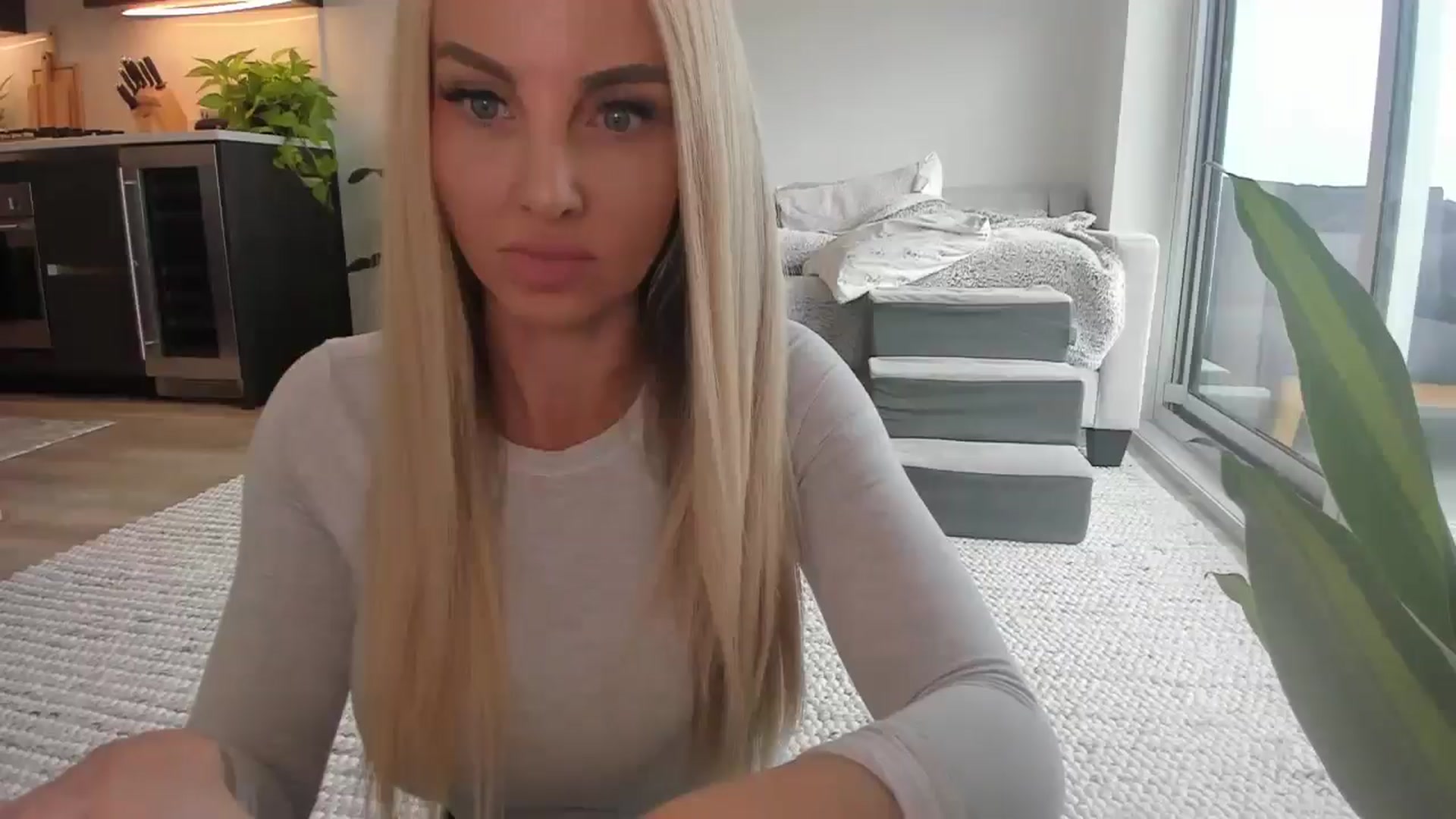 Gallery image thumbnail from Mollyboots's myfreecams stream on, 11/13/2025, 21:03 image 10 of 20