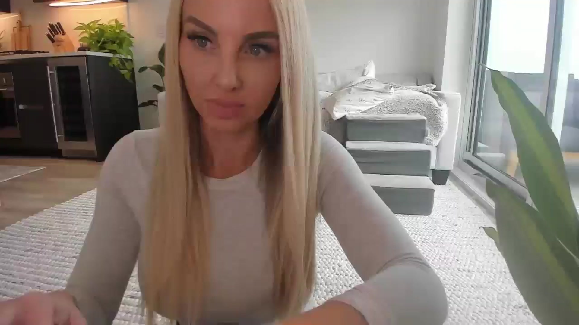Gallery image thumbnail from Mollyboots's myfreecams stream on, 11/13/2025, 21:03 image 11 of 20