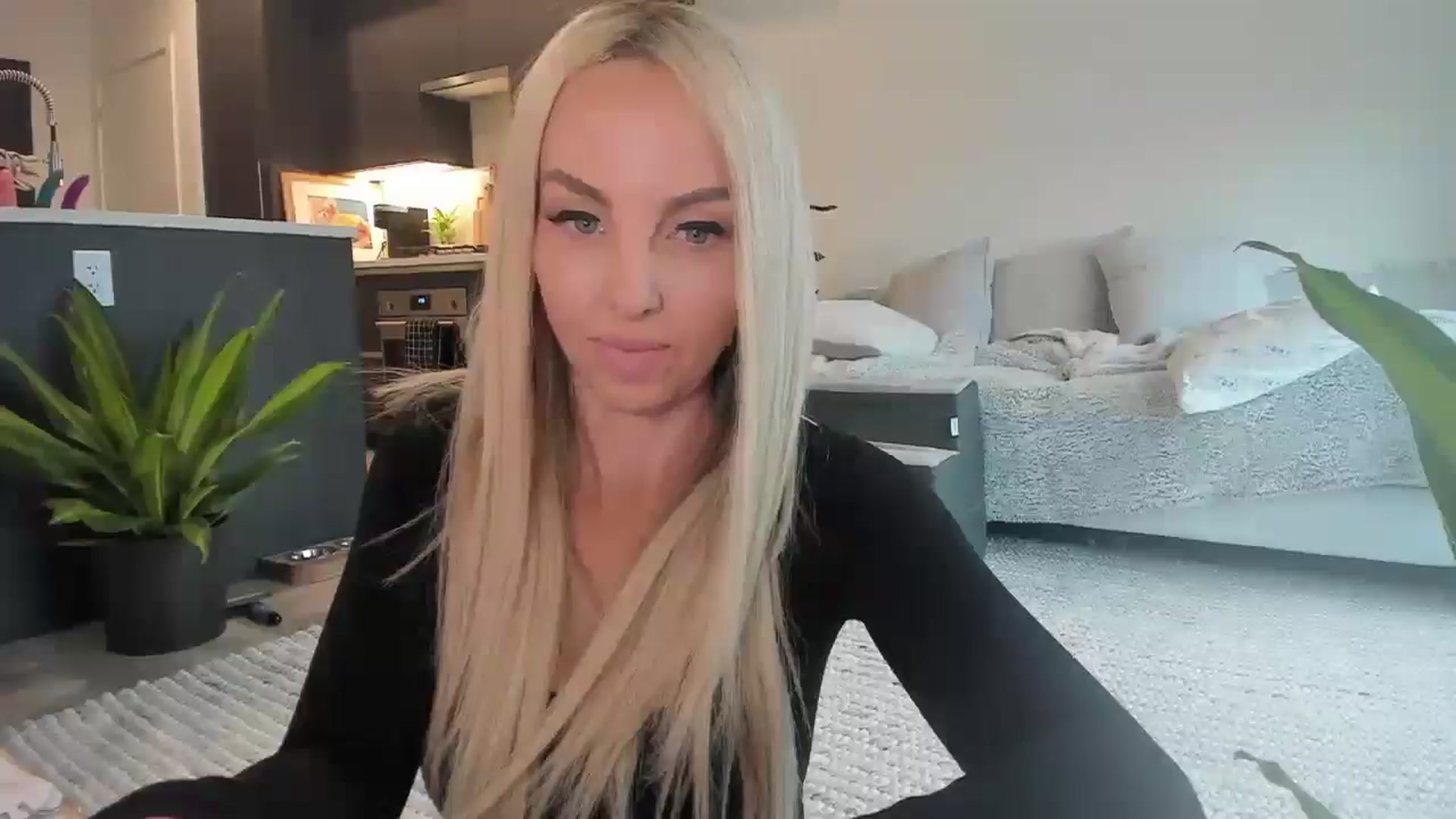 Gallery image thumbnail from Mollyboots's myfreecams stream on, 11/14/2025, 22:12 image 3 of 20