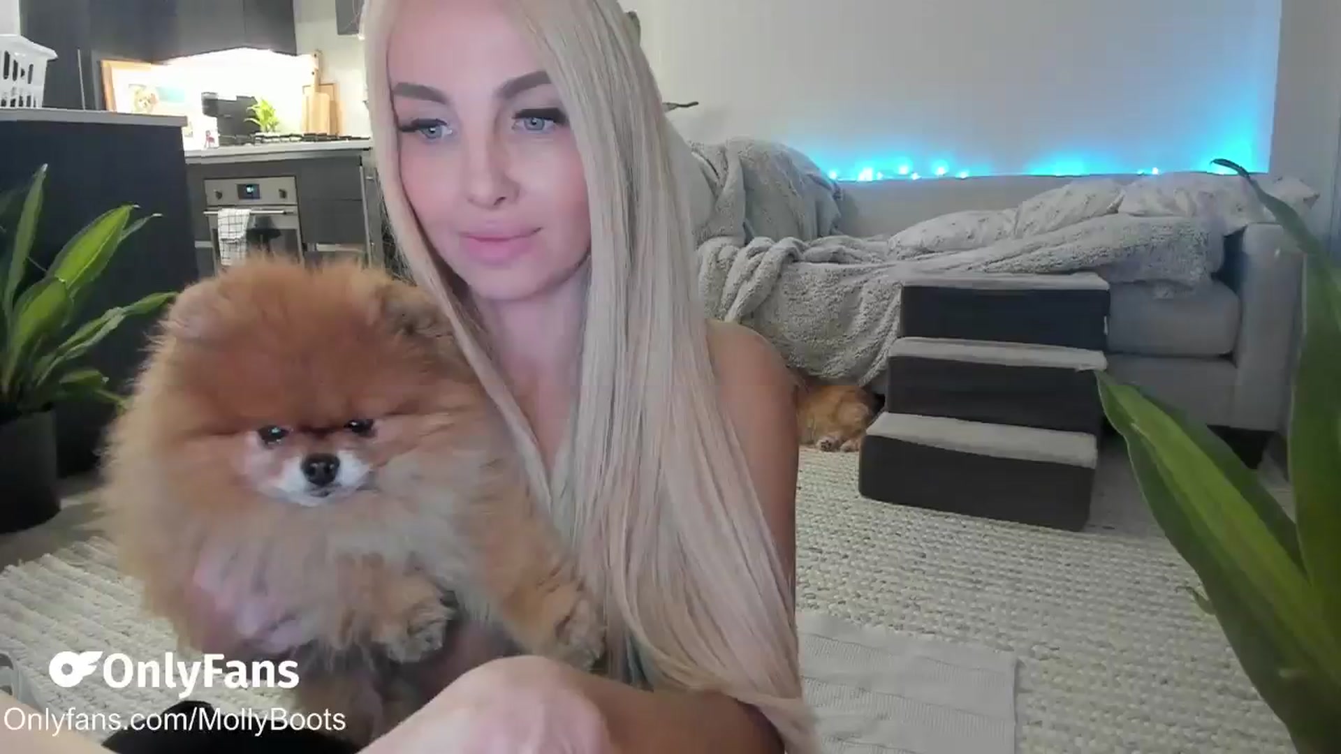 Gallery image thumbnail from Mollyboots's myfreecams stream on, 11/22/2025, 05:03 image 19 of 20