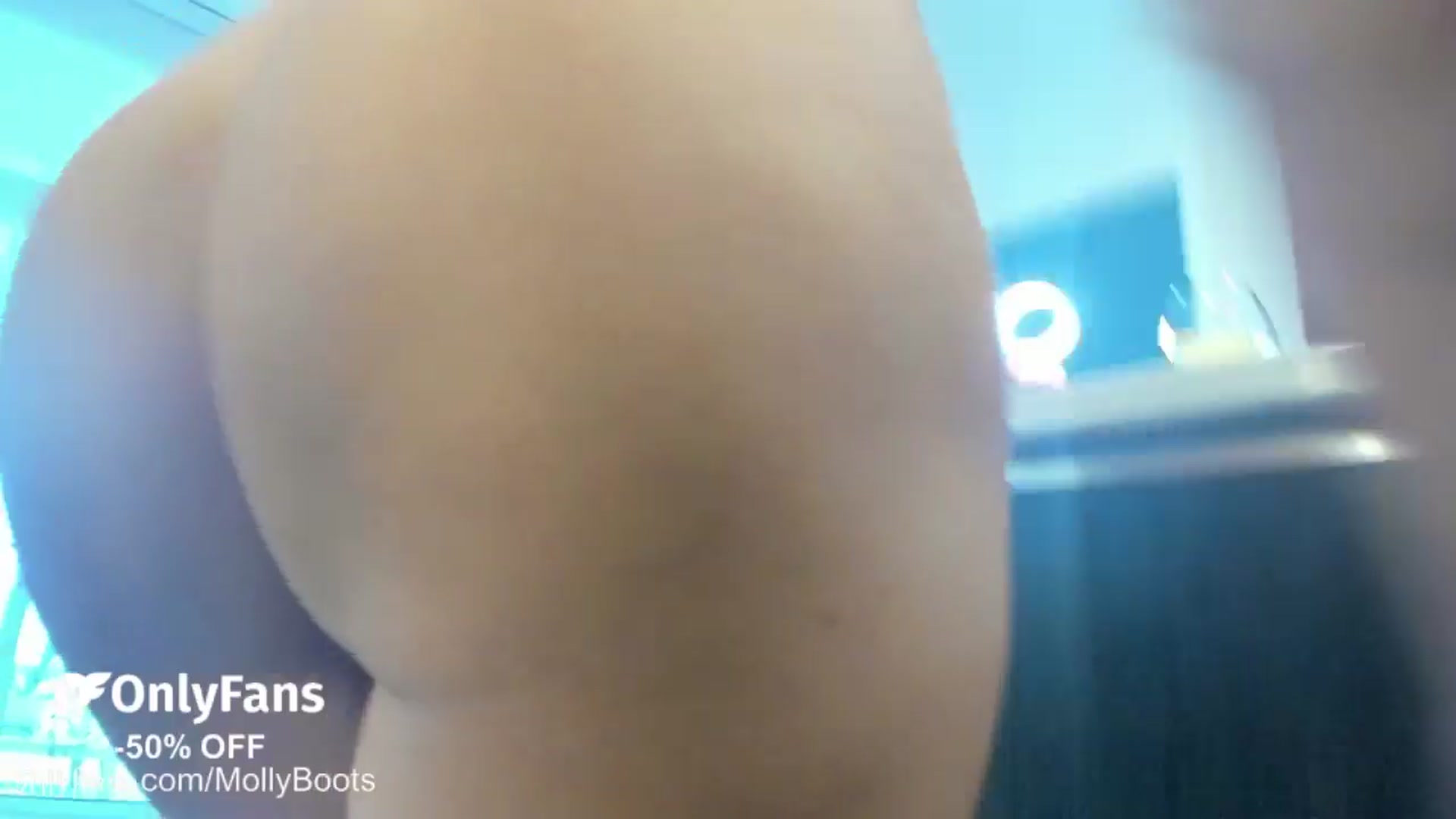 Gallery image thumbnail from Mollyboots's myfreecams stream on, 12/02/2025, 21:32 image 17 of 20