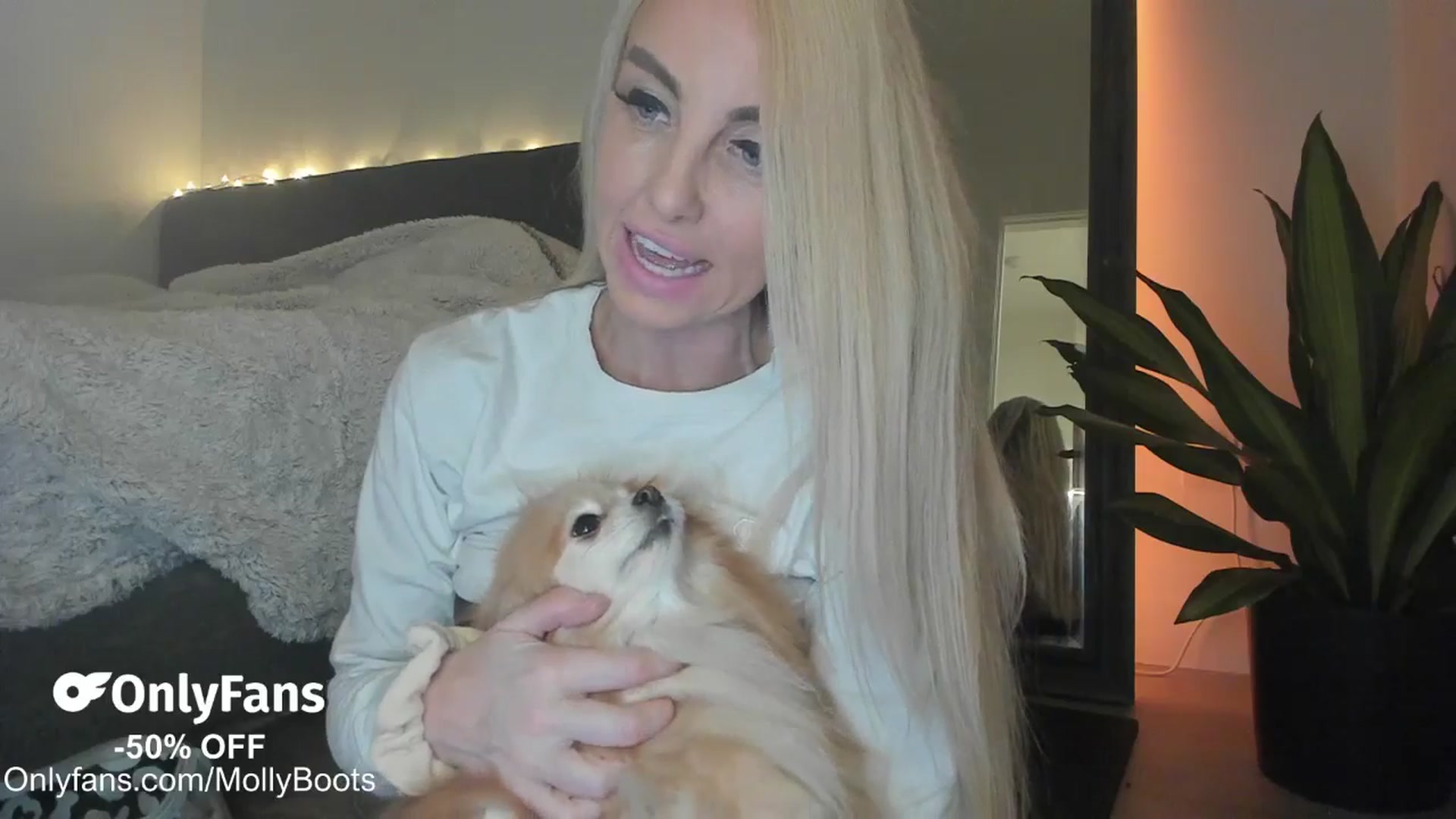 Gallery image thumbnail from Mollyboots's myfreecams stream on, 01/15/2026, 05:03 image 17 of 20