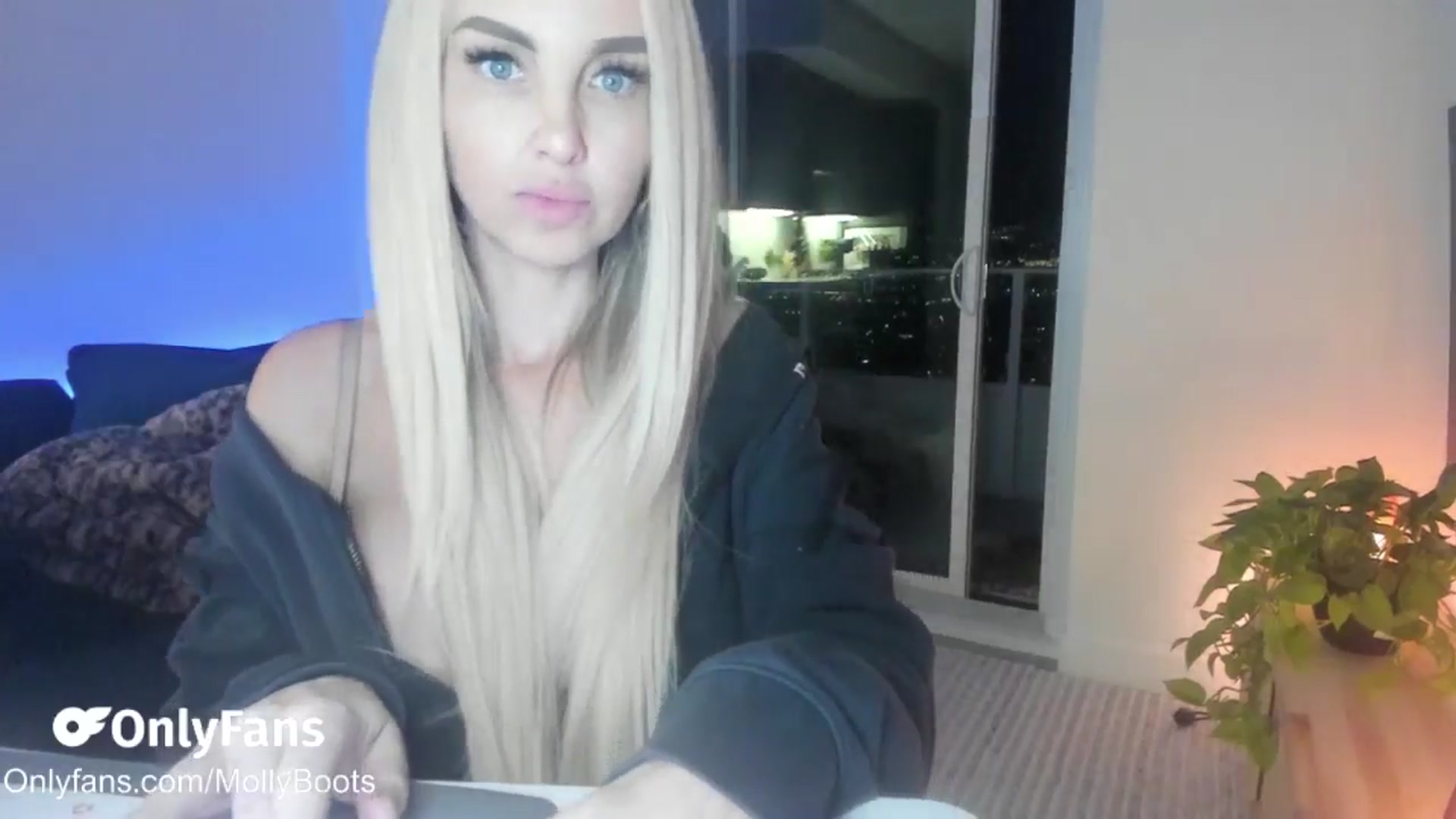 Gallery image thumbnail from Mollyboots's myfreecams stream on, 02/12/2026, 03:57 image 7 of 20