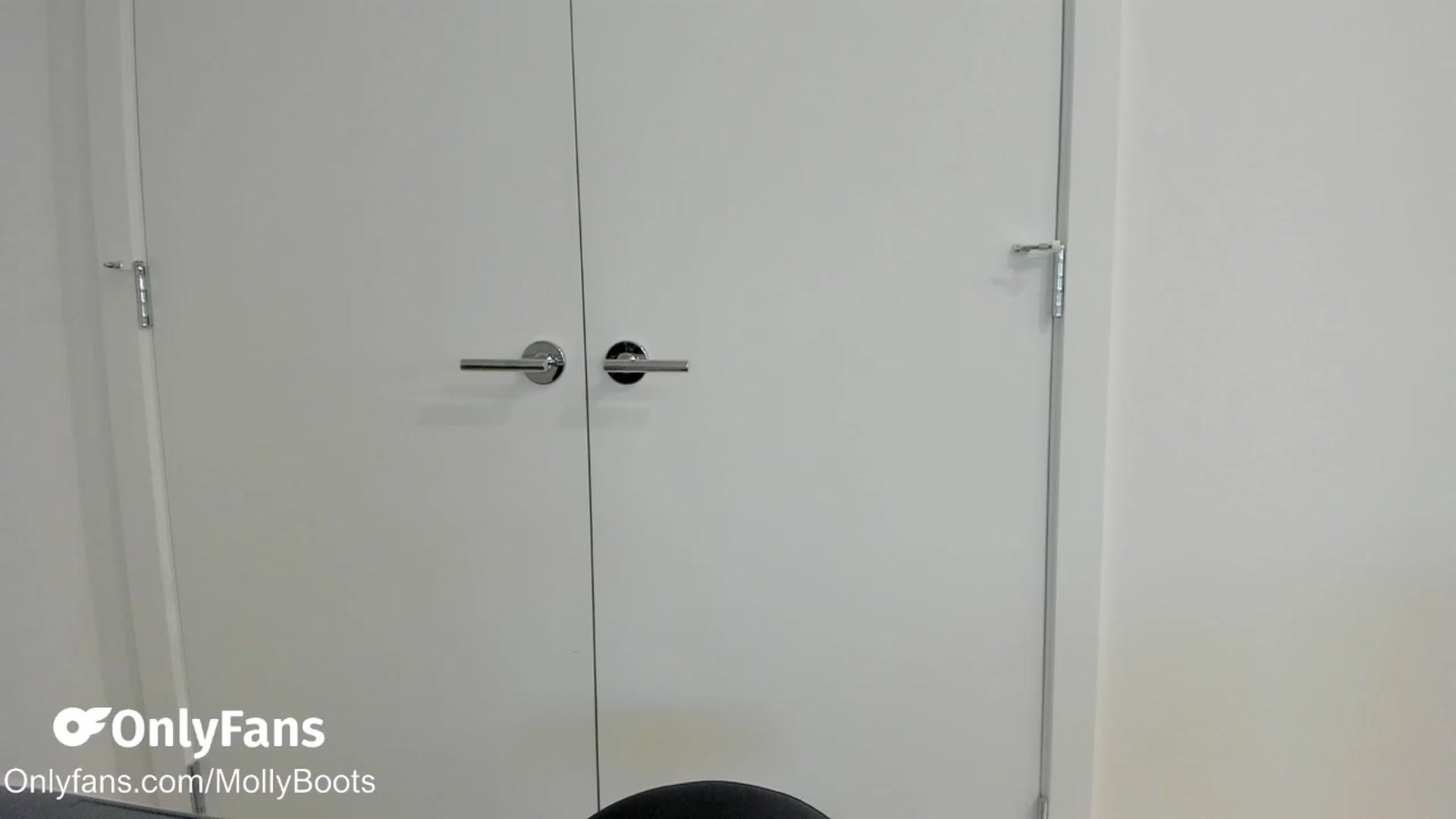 Gallery image thumbnail from Mollyboots's myfreecams stream on, 02/15/2026, 01:12 image 16 of 20