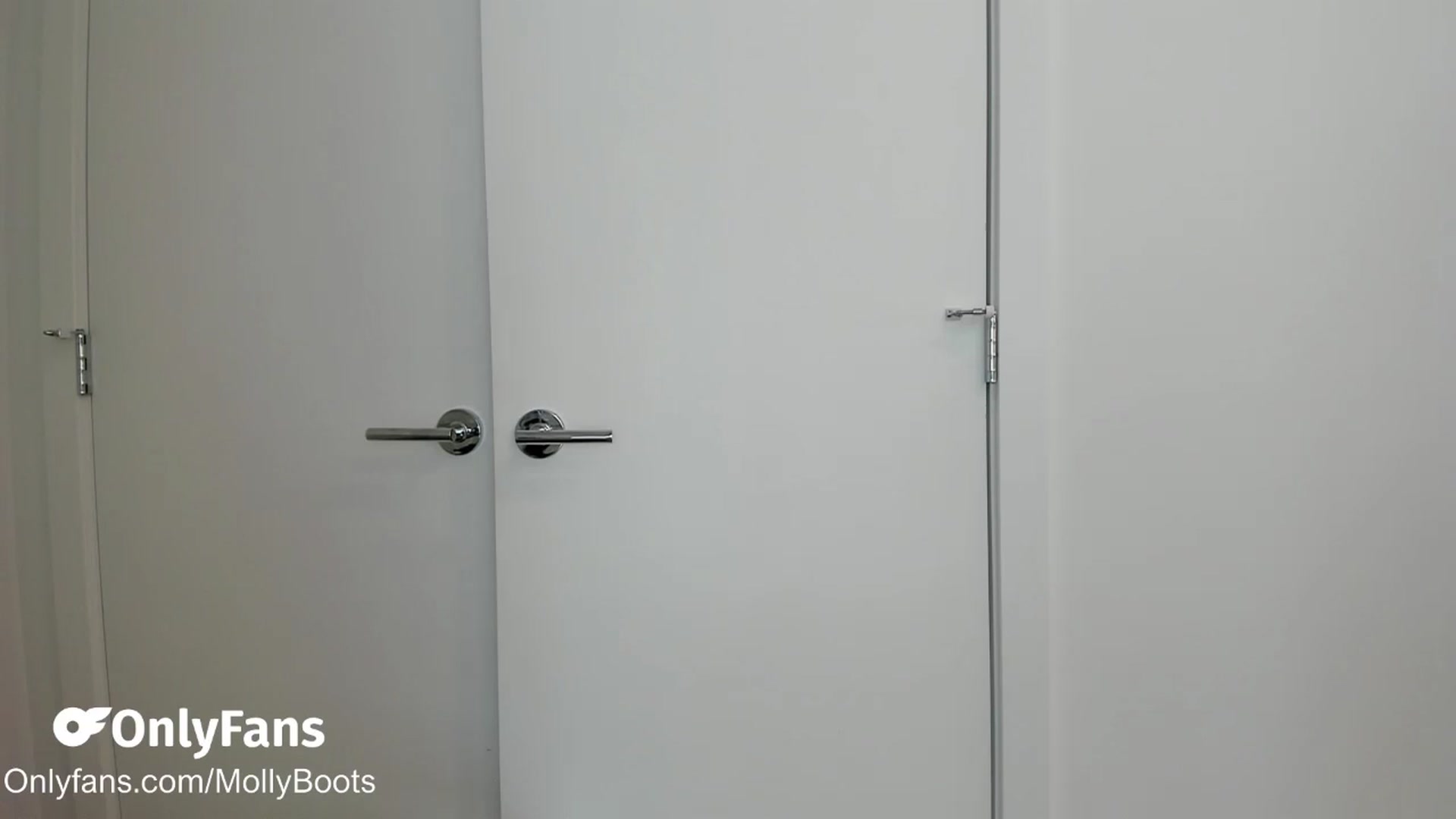 Gallery image thumbnail from Mollyboots's myfreecams stream on, 02/18/2026, 20:39 image 11 of 20