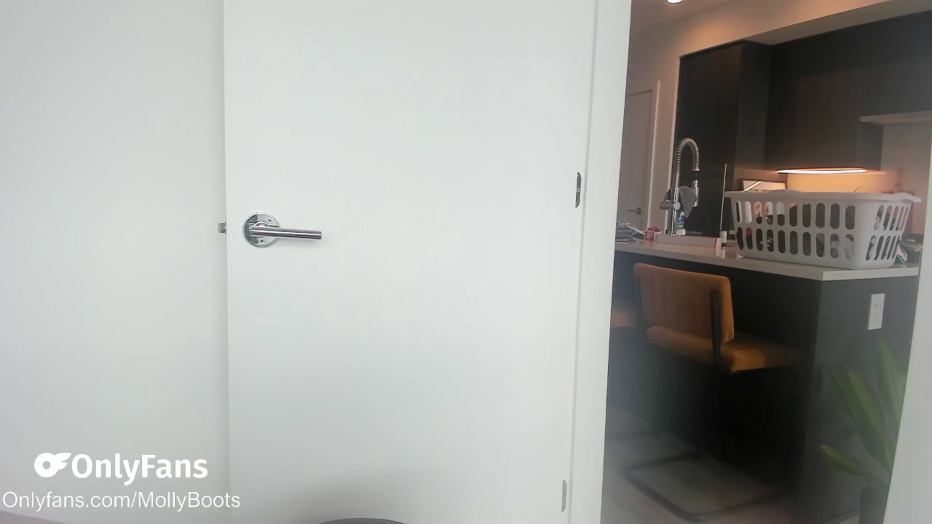 Gallery image thumbnail from Mollyboots's myfreecams stream on, 03/11/2026, 21:05 image 4 of 20