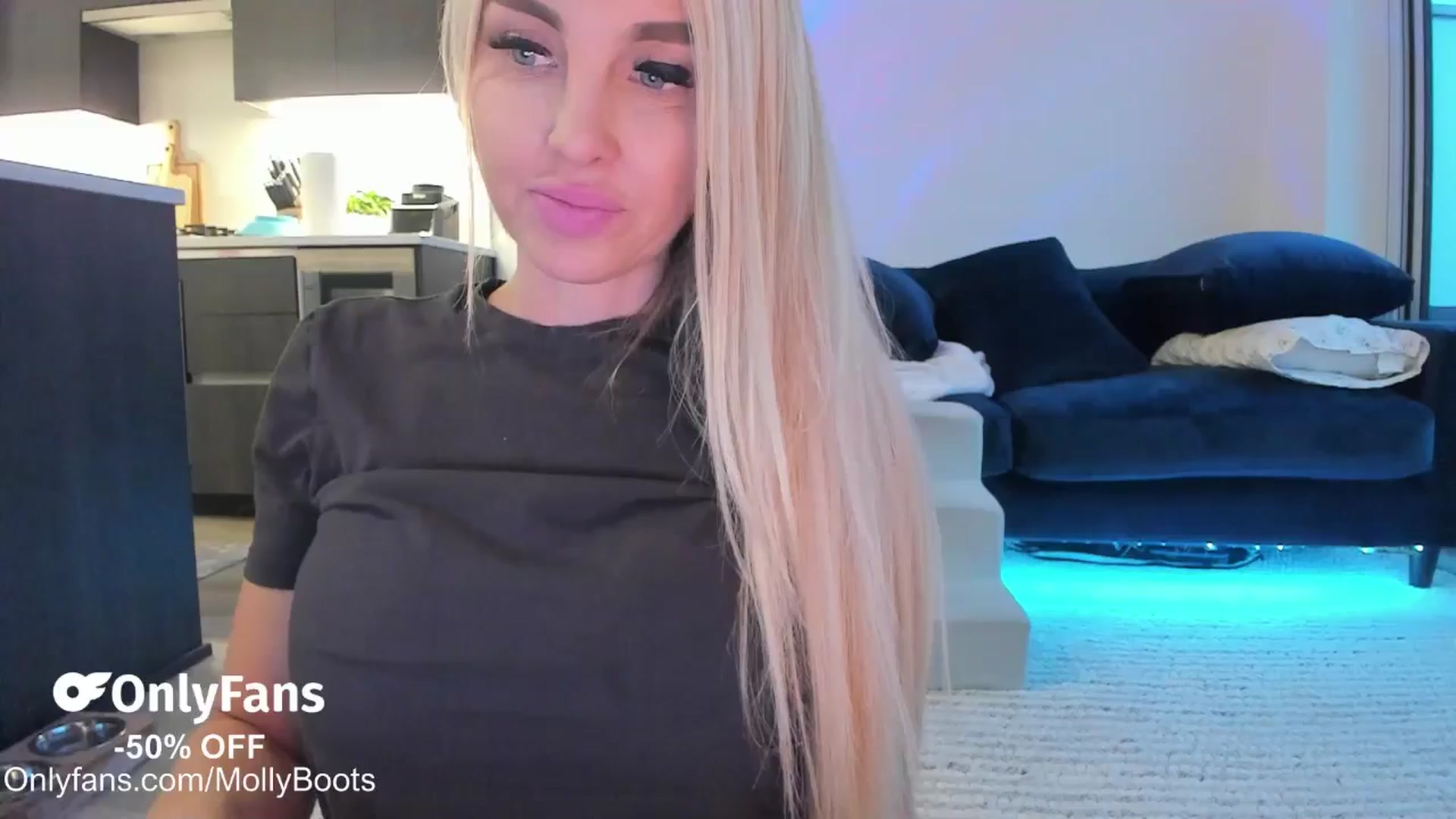 Gallery image thumbnail from Mollyboots's myfreecams stream on, 04/11/2026, 03:14 image 1 of 20