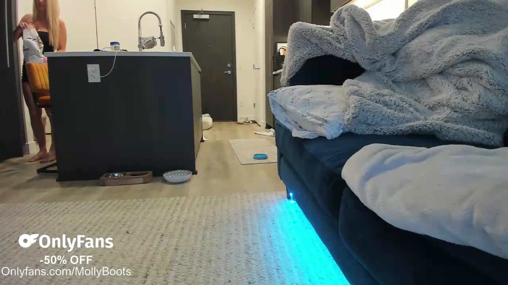 Gallery image thumbnail from Mollyboots's myfreecams stream on, 05/28/2026, 04:11 image 19 of 20