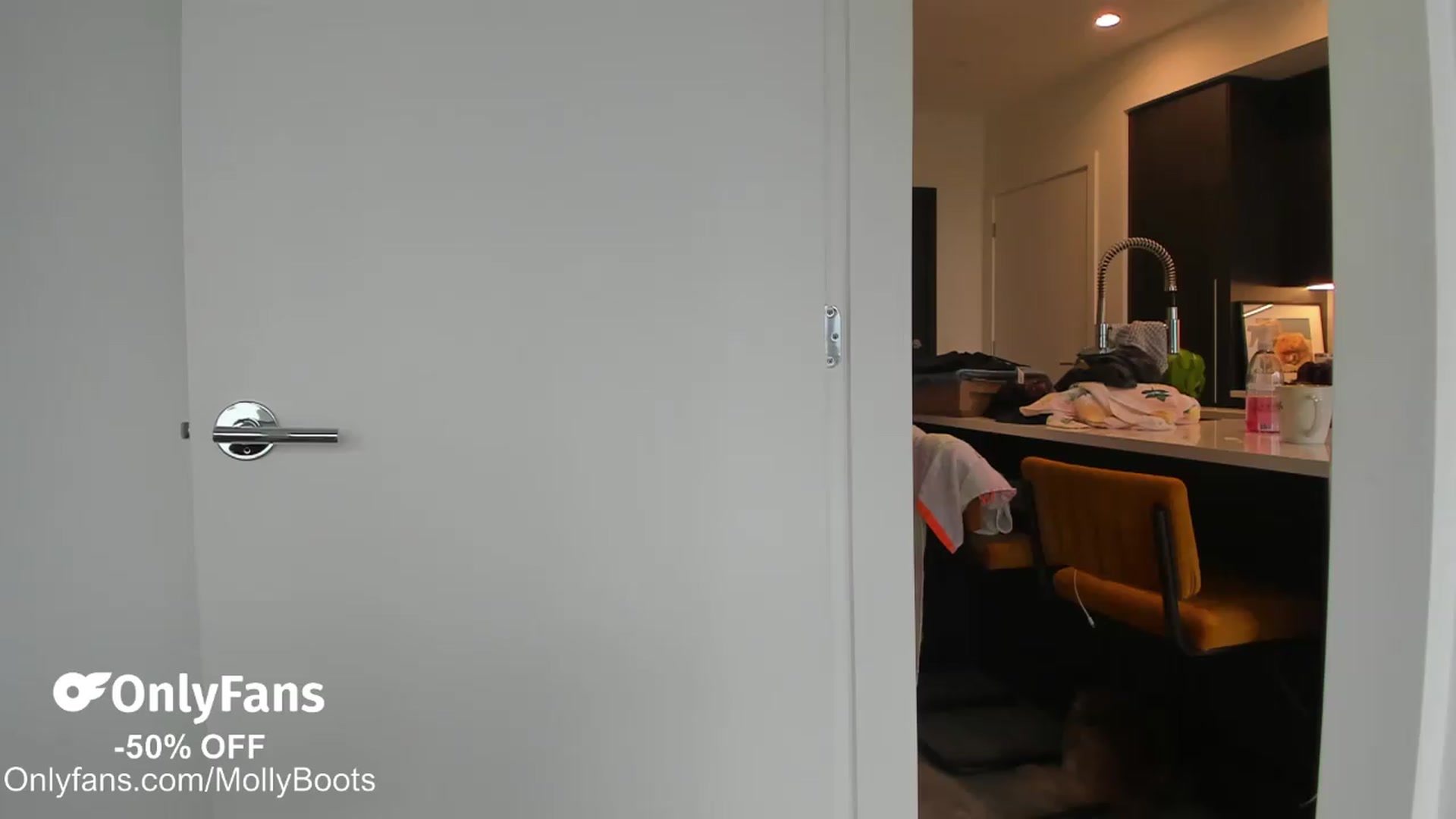 Gallery image thumbnail from Mollyboots's myfreecams stream on, 06/02/2026, 01:27 image 4 of 20