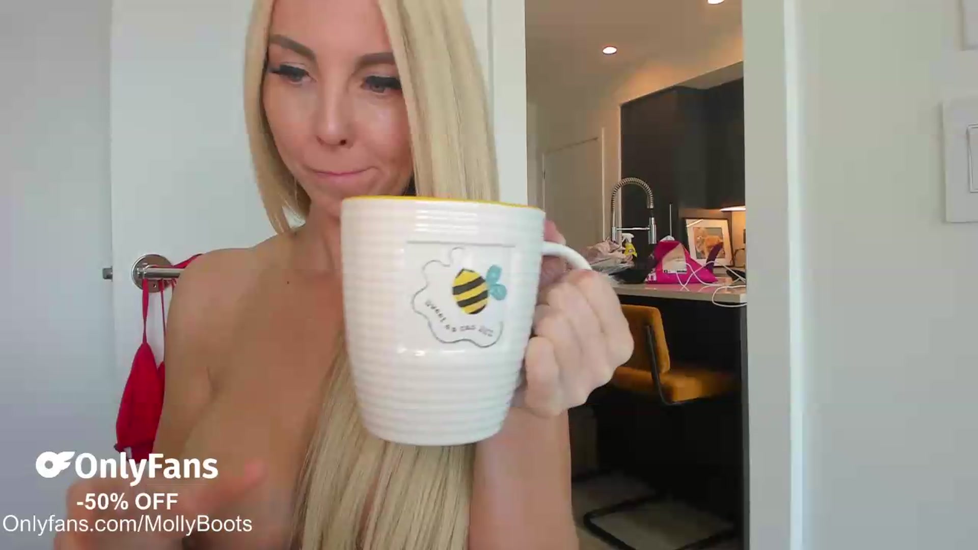 Gallery image thumbnail from Mollyboots's myfreecams stream on, 07/05/2026, 22:20 image 7 of 20