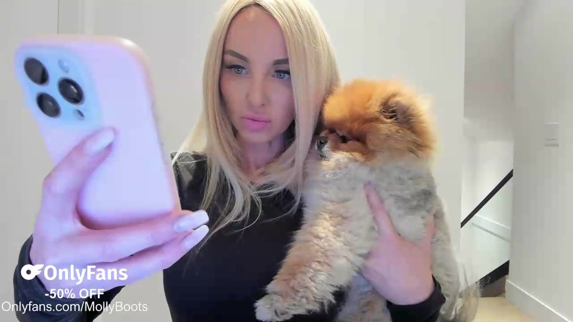 Gallery image thumbnail from Mollyboots's myfreecams stream on, 08/25/2026, 04:56 image 4 of 20