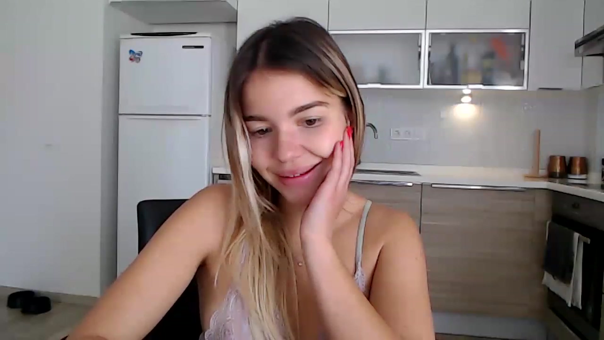 Gallery image thumbnail from Mollyluv1's myfreecams stream on, 03/20/2023, 08:30 image 6 of 20
