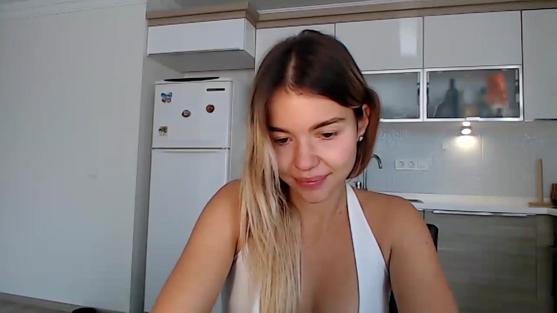 Gallery image thumbnail from Mollyluv1's myfreecams stream on, 03/27/2023, 09:00 image 11 of 20