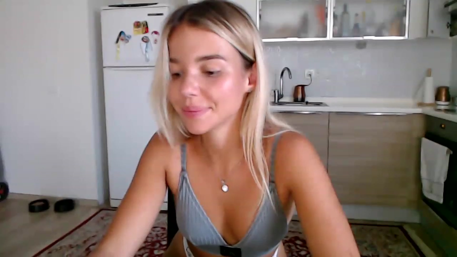 Gallery image thumbnail from Mollyluv1's myfreecams stream on, 06/26/2023, 13:04 image 14 of 20