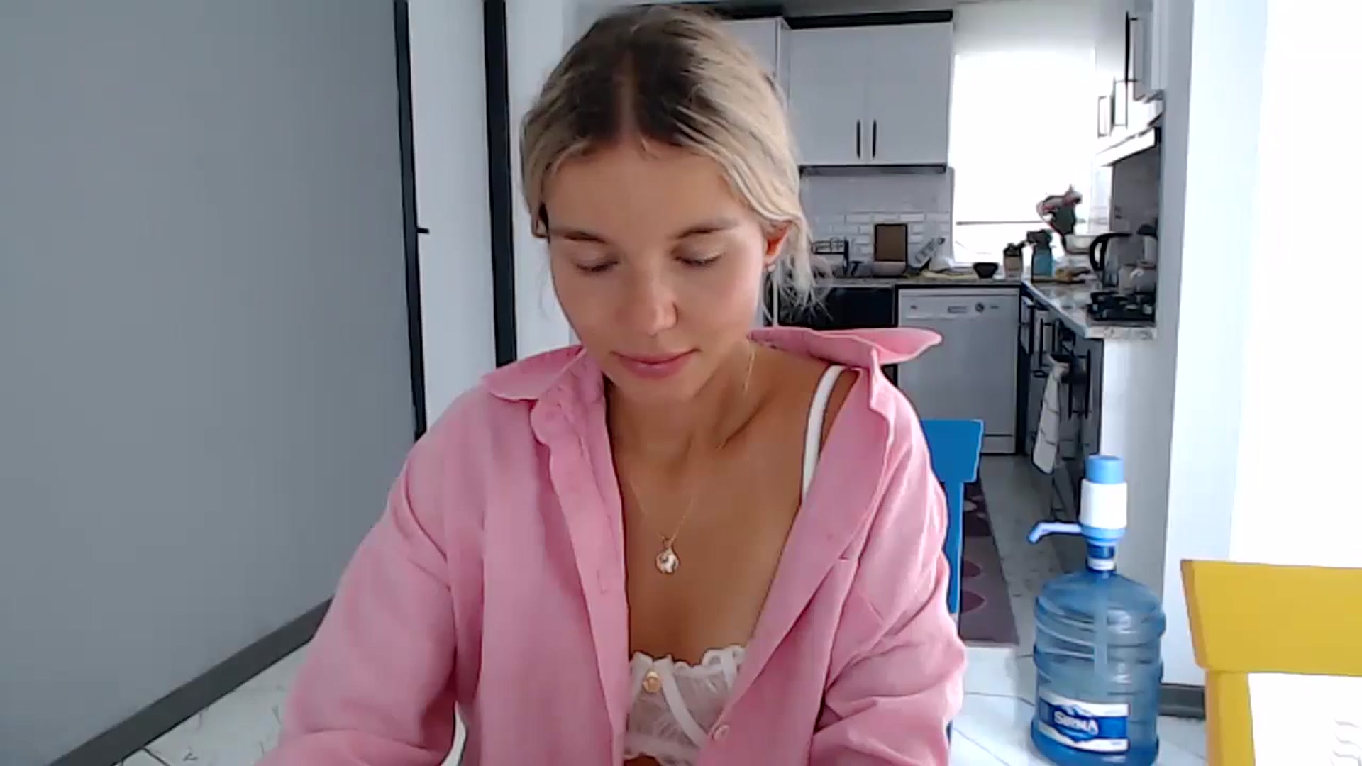 Gallery image thumbnail from Mollyluv1's myfreecams stream on, 05/23/2024, 11:24 image 2 of 20