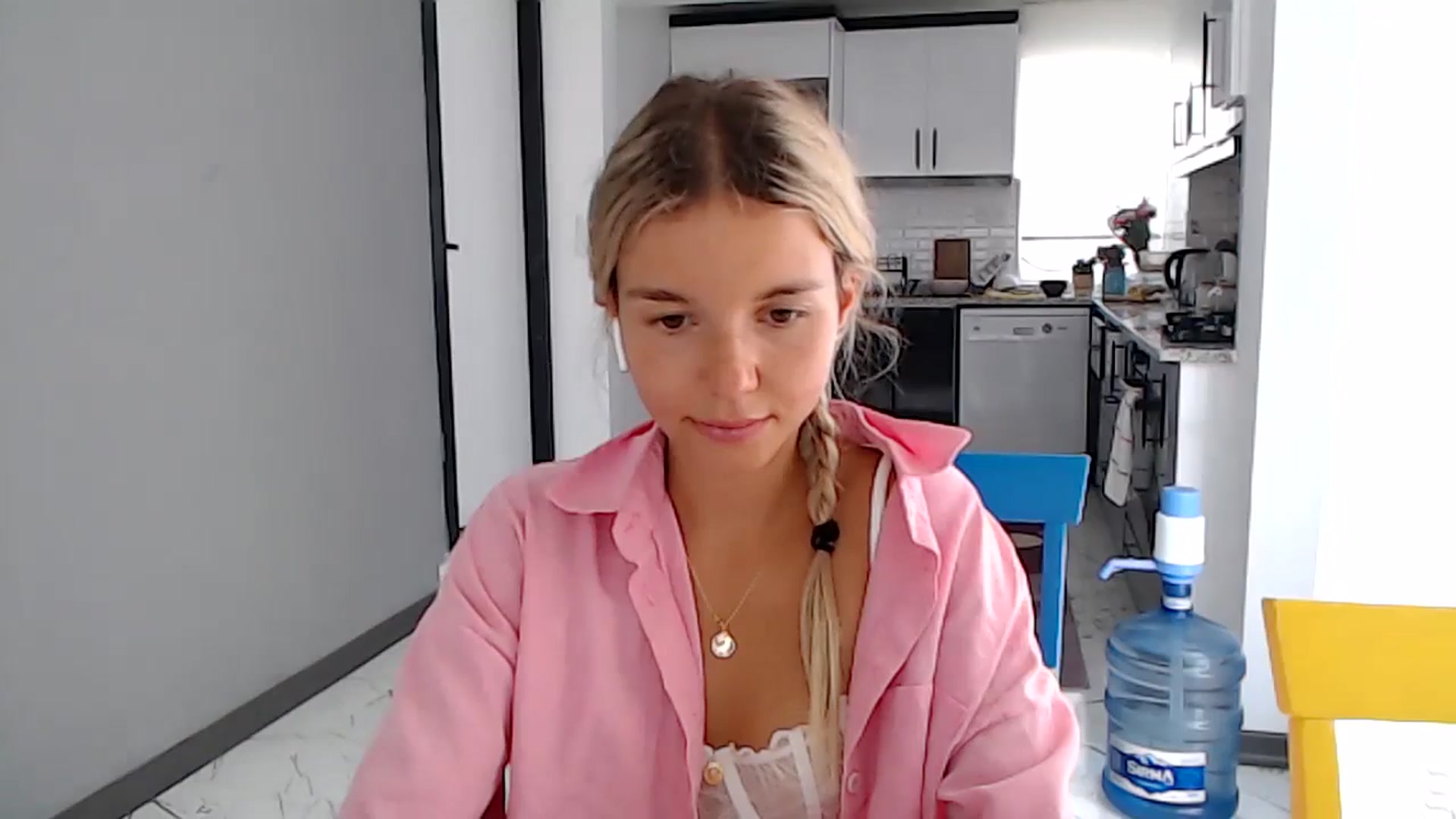 Gallery image thumbnail from Mollyluv1's myfreecams stream on, 05/23/2024, 11:24 image 5 of 20