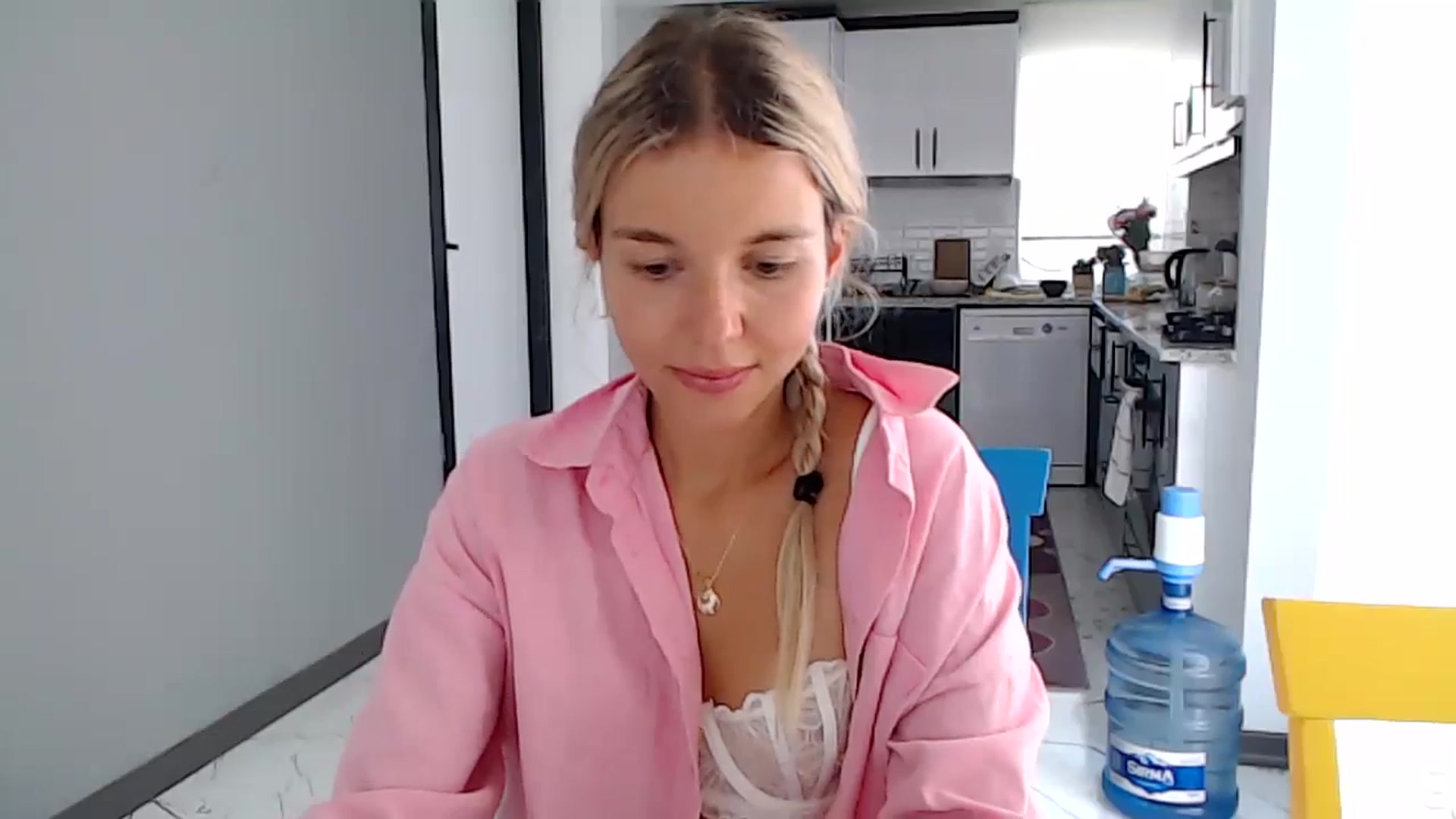Gallery image thumbnail from Mollyluv1's myfreecams stream on, 05/23/2024, 11:24 image 3 of 20