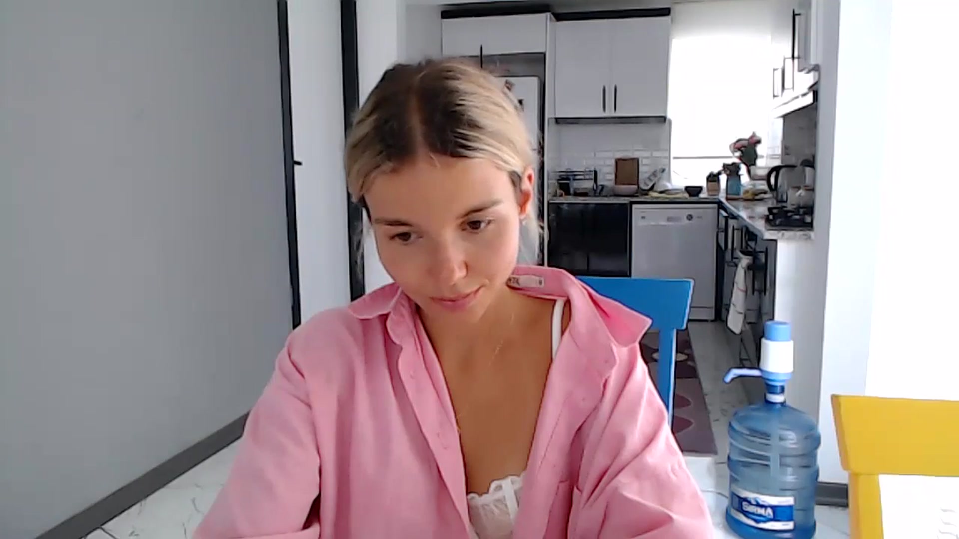 Gallery image thumbnail from Mollyluv1's myfreecams stream on, 05/23/2024, 11:24 image 11 of 20