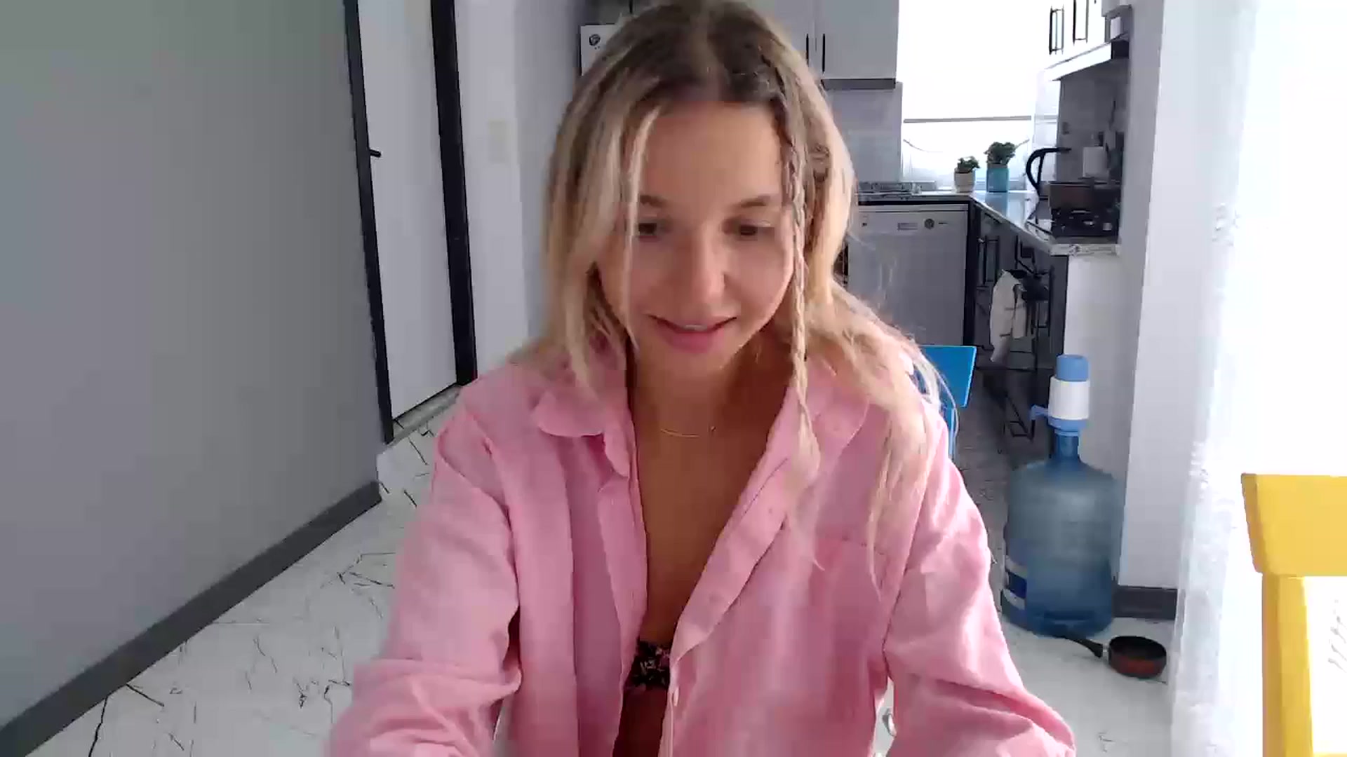 Gallery image thumbnail from Mollyluv1's myfreecams stream on, 06/04/2024, 12:55 image 1 of 20