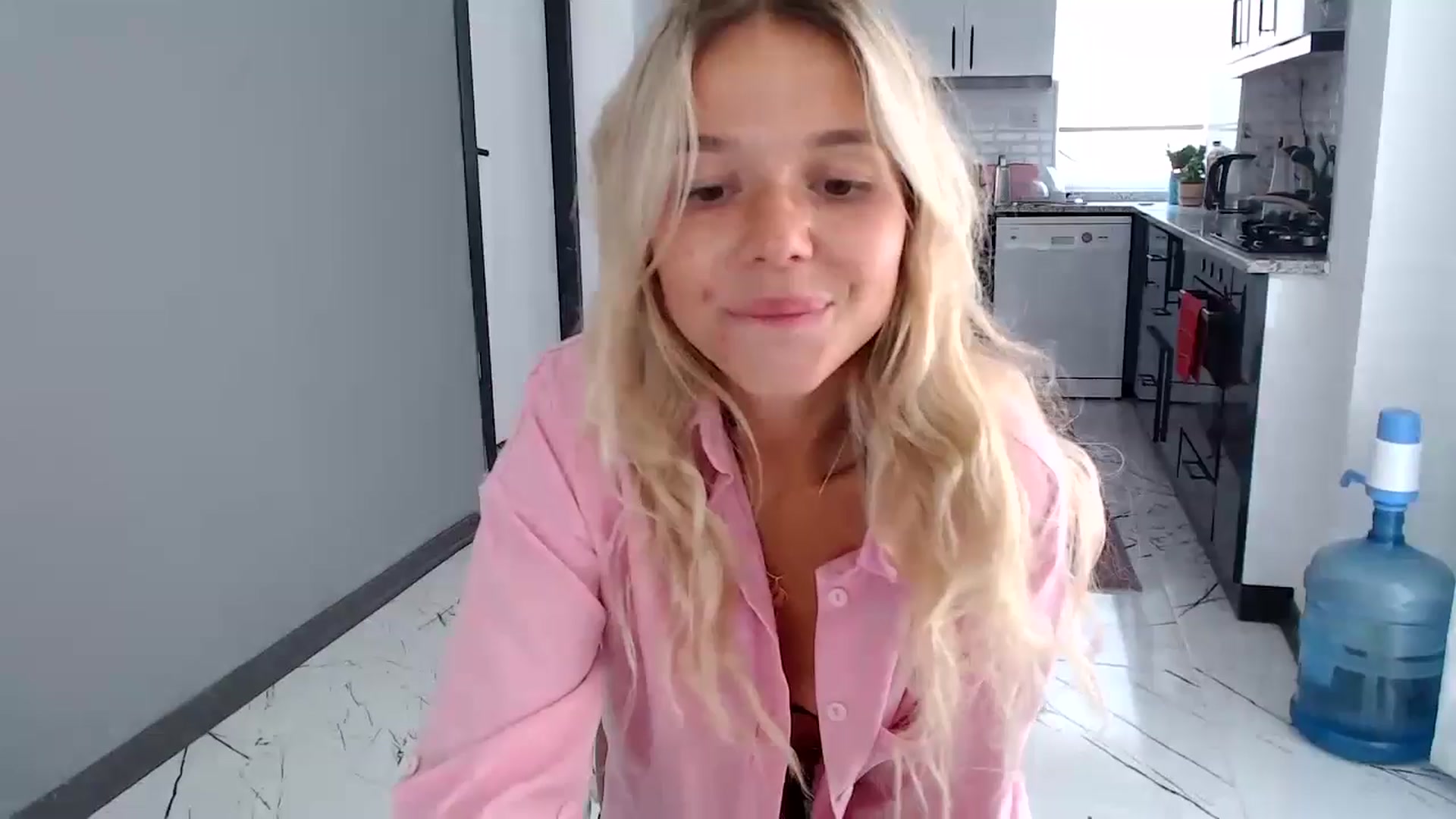 Gallery image thumbnail from Mollyluv1's myfreecams stream on, 06/27/2024, 11:10 image 1 of 20