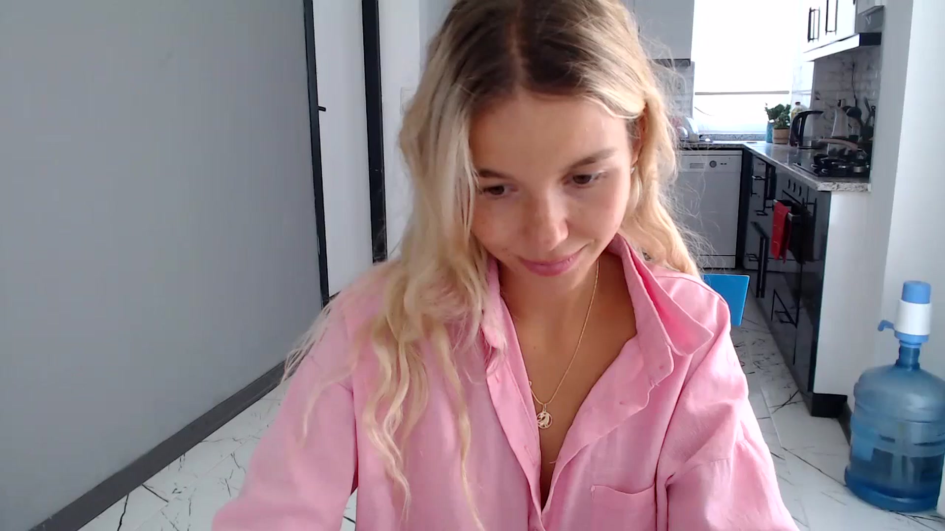 Gallery image thumbnail from Mollyluv1's myfreecams stream on, 06/27/2024, 11:51 image 3 of 20