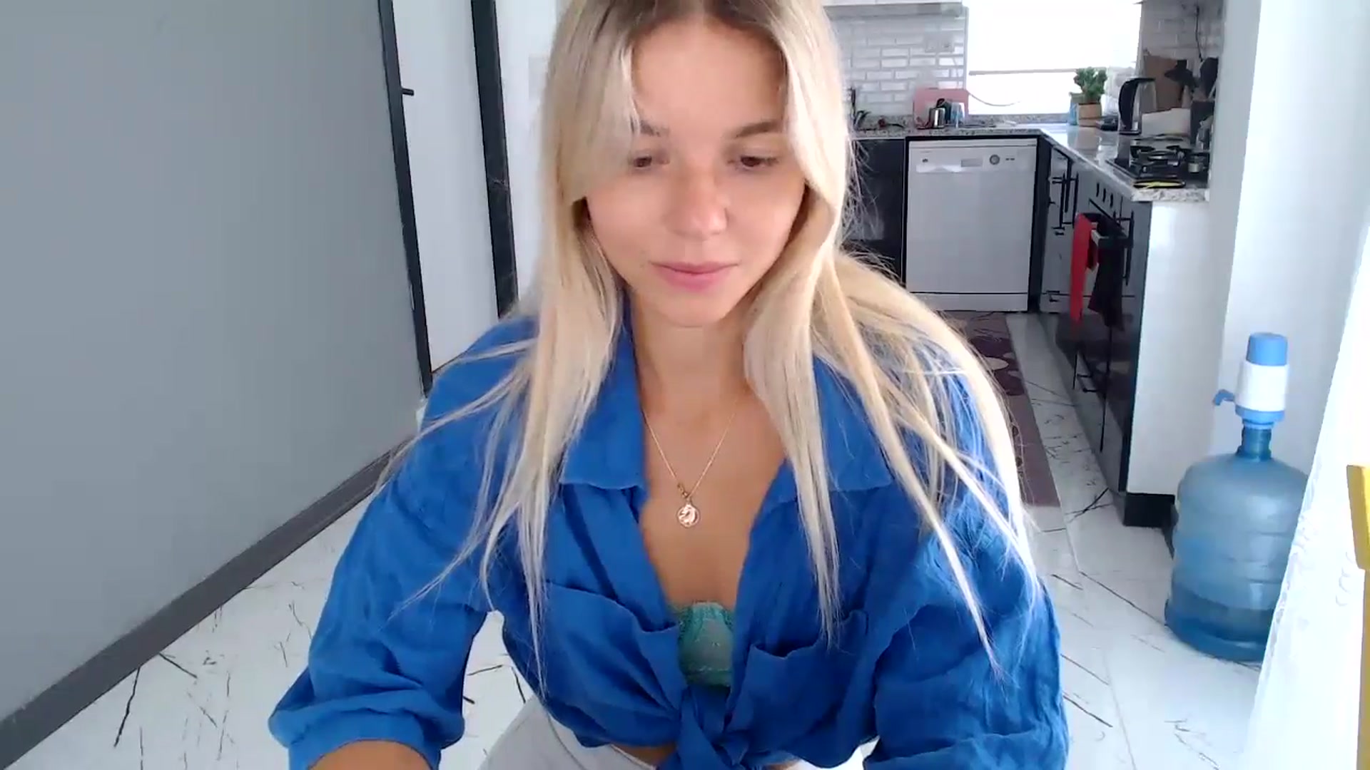 Gallery image thumbnail from Mollyluv1's myfreecams stream on, 07/02/2024, 09:35 image 8 of 20