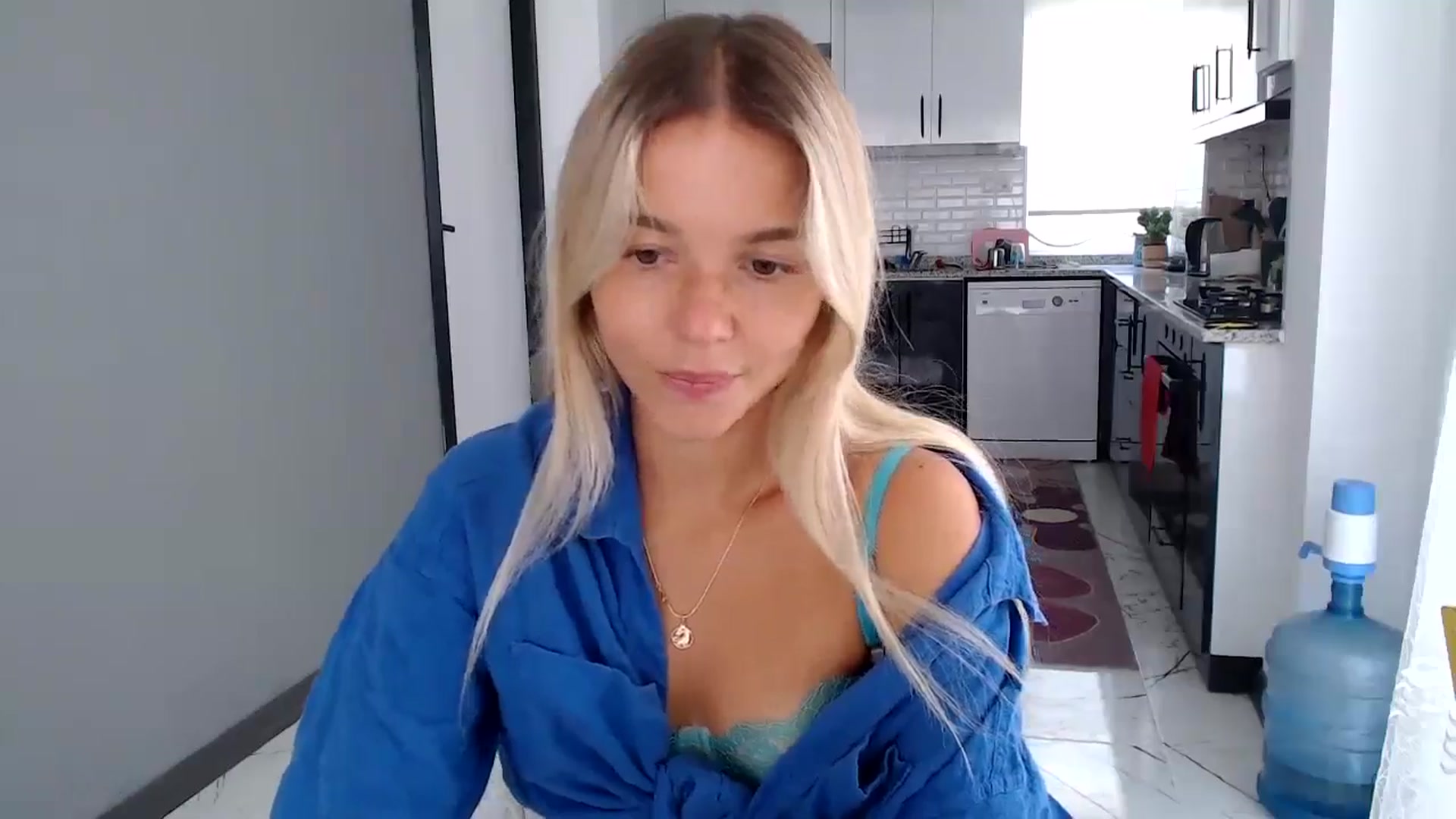 Gallery image thumbnail from Mollyluv1's myfreecams stream on, 07/02/2024, 09:35 image 11 of 20