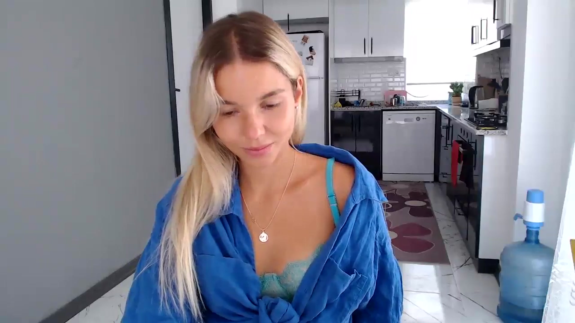 Gallery image thumbnail from Mollyluv1's myfreecams stream on, 07/02/2024, 09:35 image 16 of 20