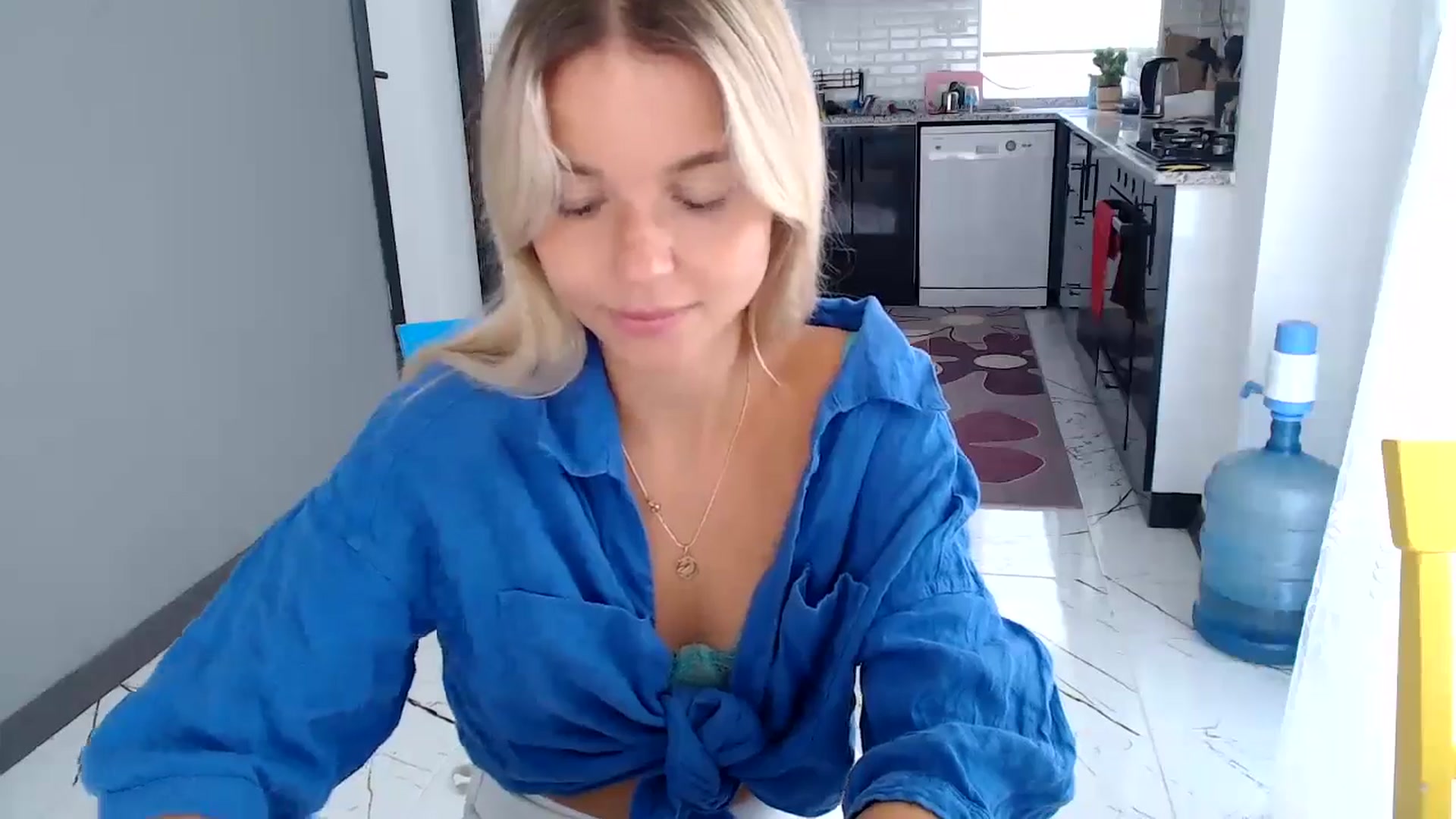 Gallery image thumbnail from Mollyluv1's myfreecams stream on, 07/02/2024, 09:35 image 19 of 20