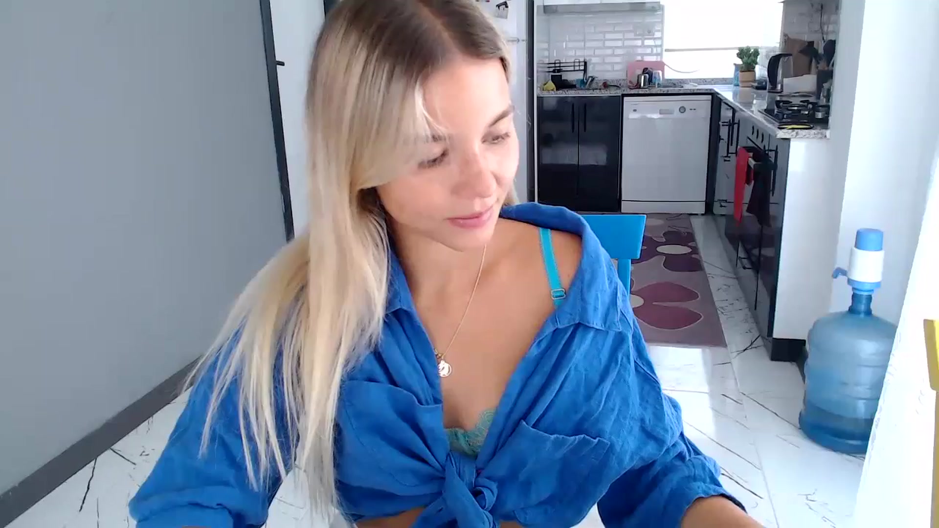 Gallery image thumbnail from Mollyluv1's myfreecams stream on, 07/02/2024, 09:35 image 1 of 20