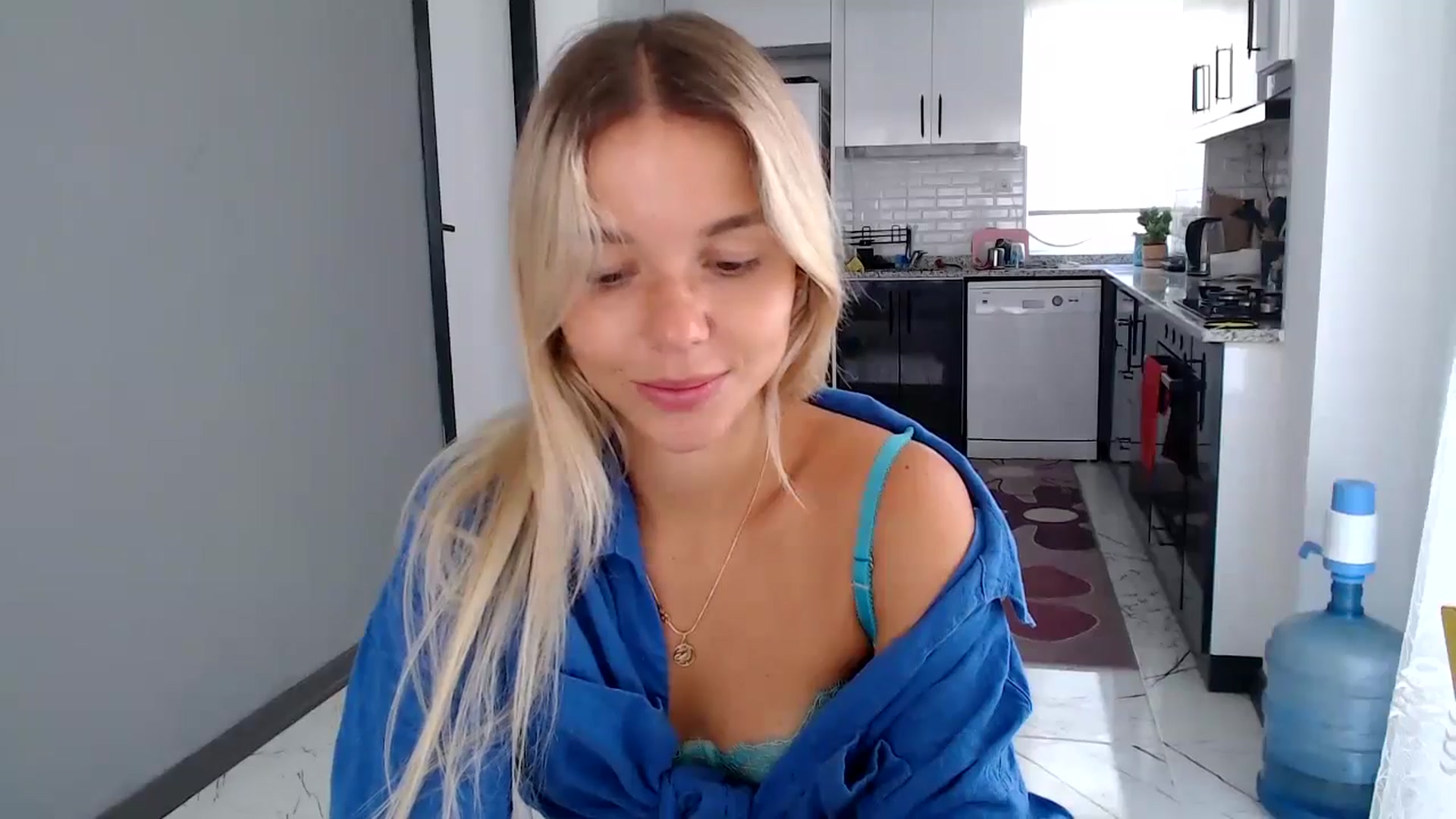 Gallery image thumbnail from Mollyluv1's myfreecams stream on, 07/02/2024, 09:35 image 13 of 20