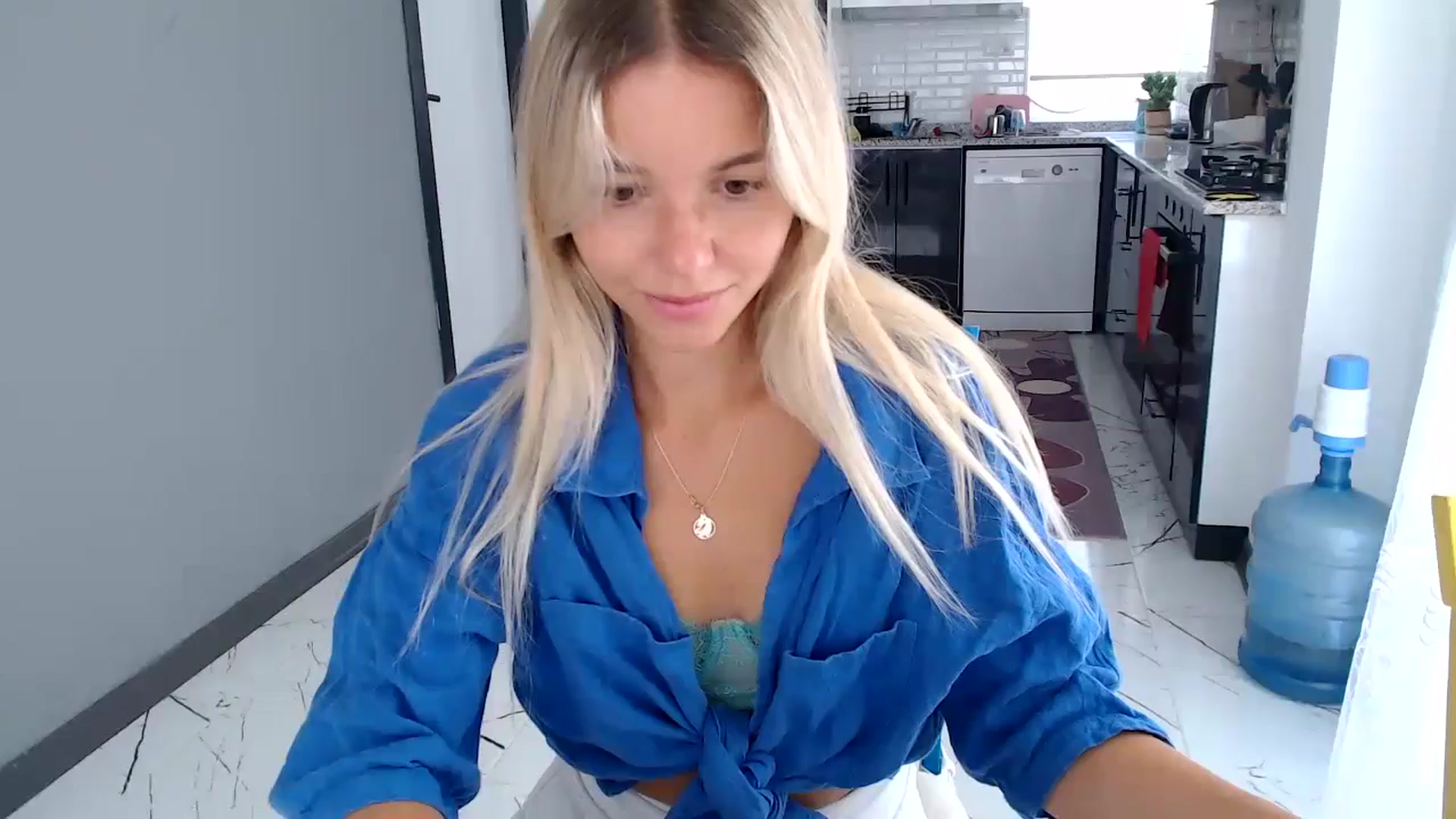 Gallery image thumbnail from Mollyluv1's myfreecams stream on, 07/02/2024, 09:35 image 7 of 20