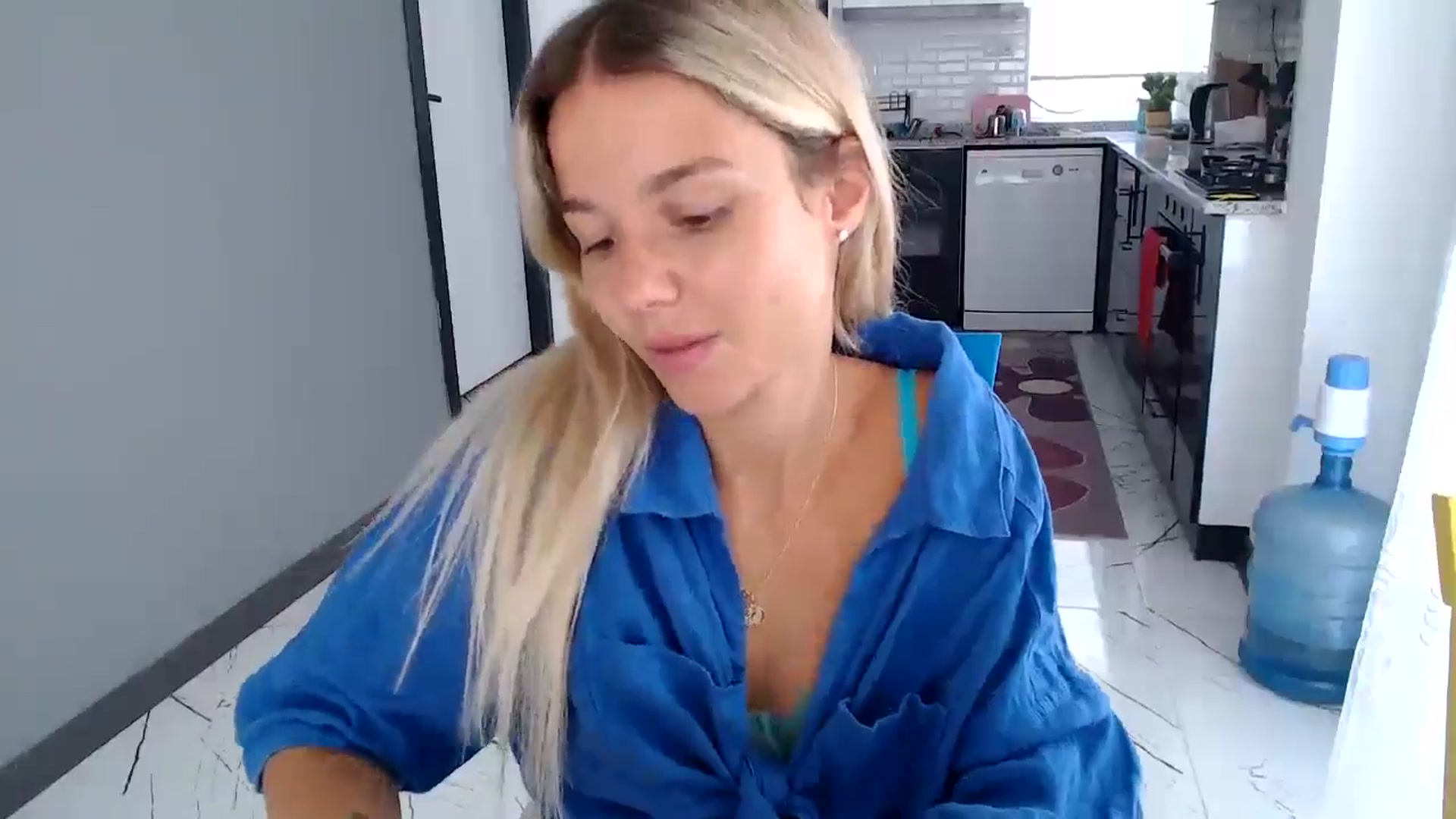 Gallery image thumbnail from Mollyluv1's myfreecams stream on, 07/02/2024, 09:35 image 2 of 20