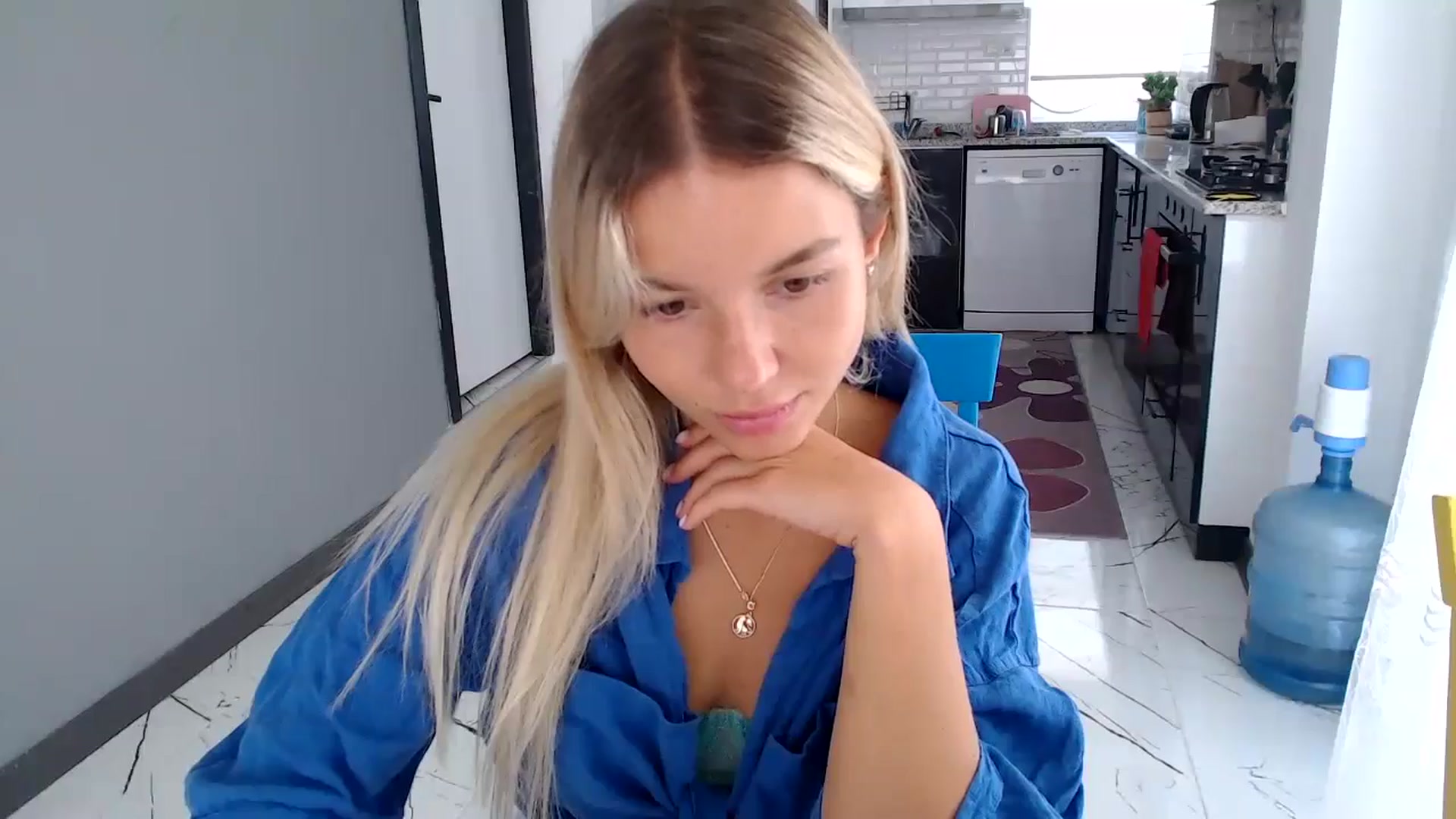 Gallery image thumbnail from Mollyluv1's myfreecams stream on, 07/02/2024, 09:35 image 4 of 20