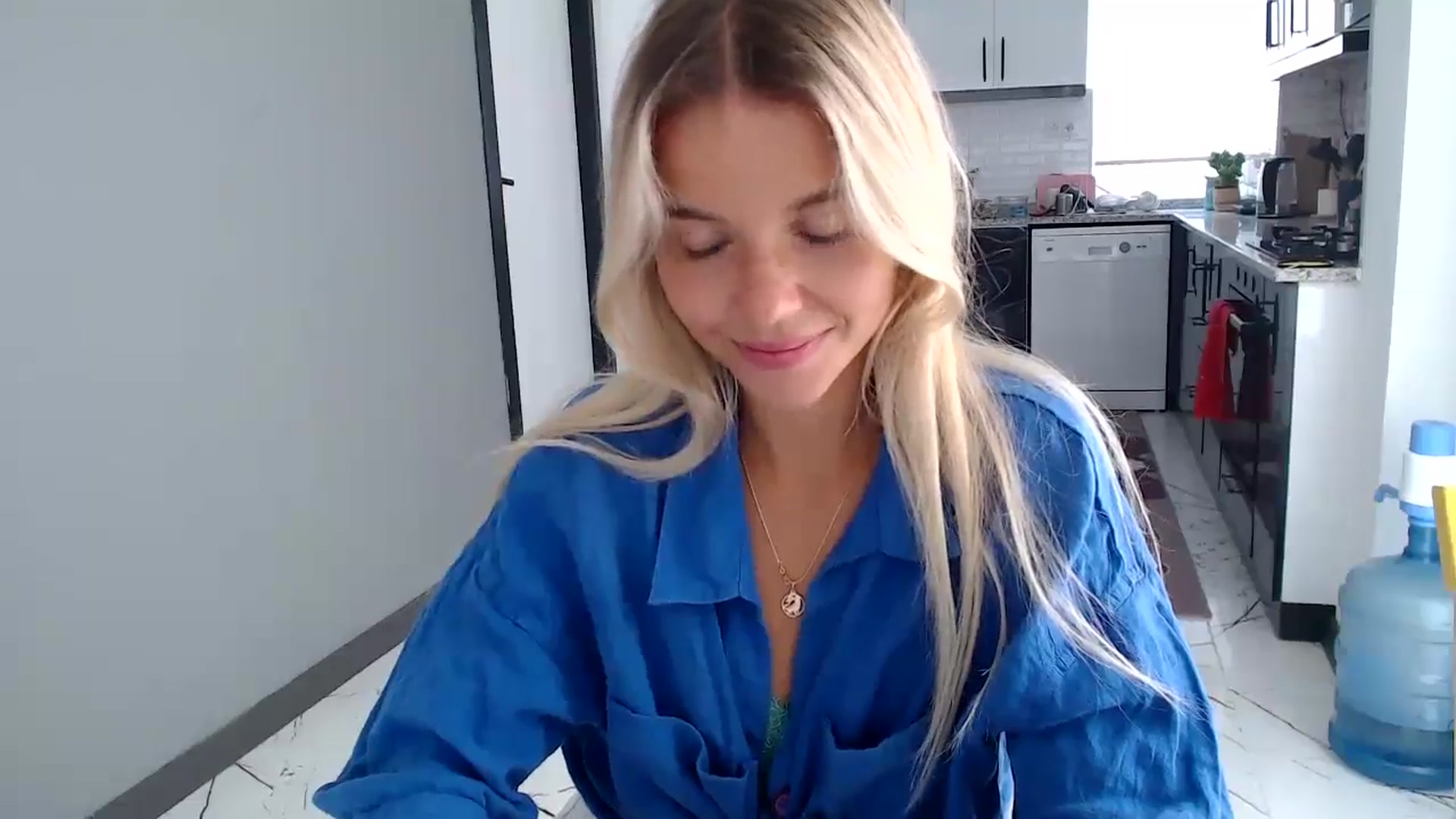 Gallery image thumbnail from Mollyluv1's myfreecams stream on, 07/02/2024, 12:52 image 18 of 20