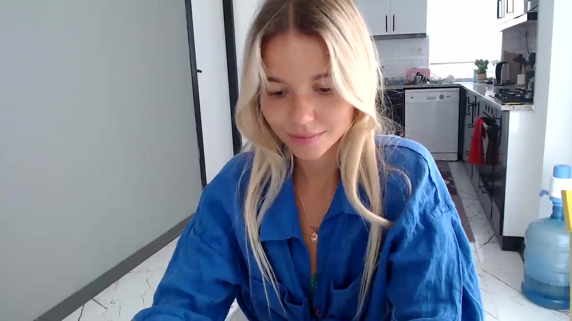 Gallery image thumbnail from Mollyluv1's myfreecams stream on, 07/02/2024, 12:52 image 20 of 20