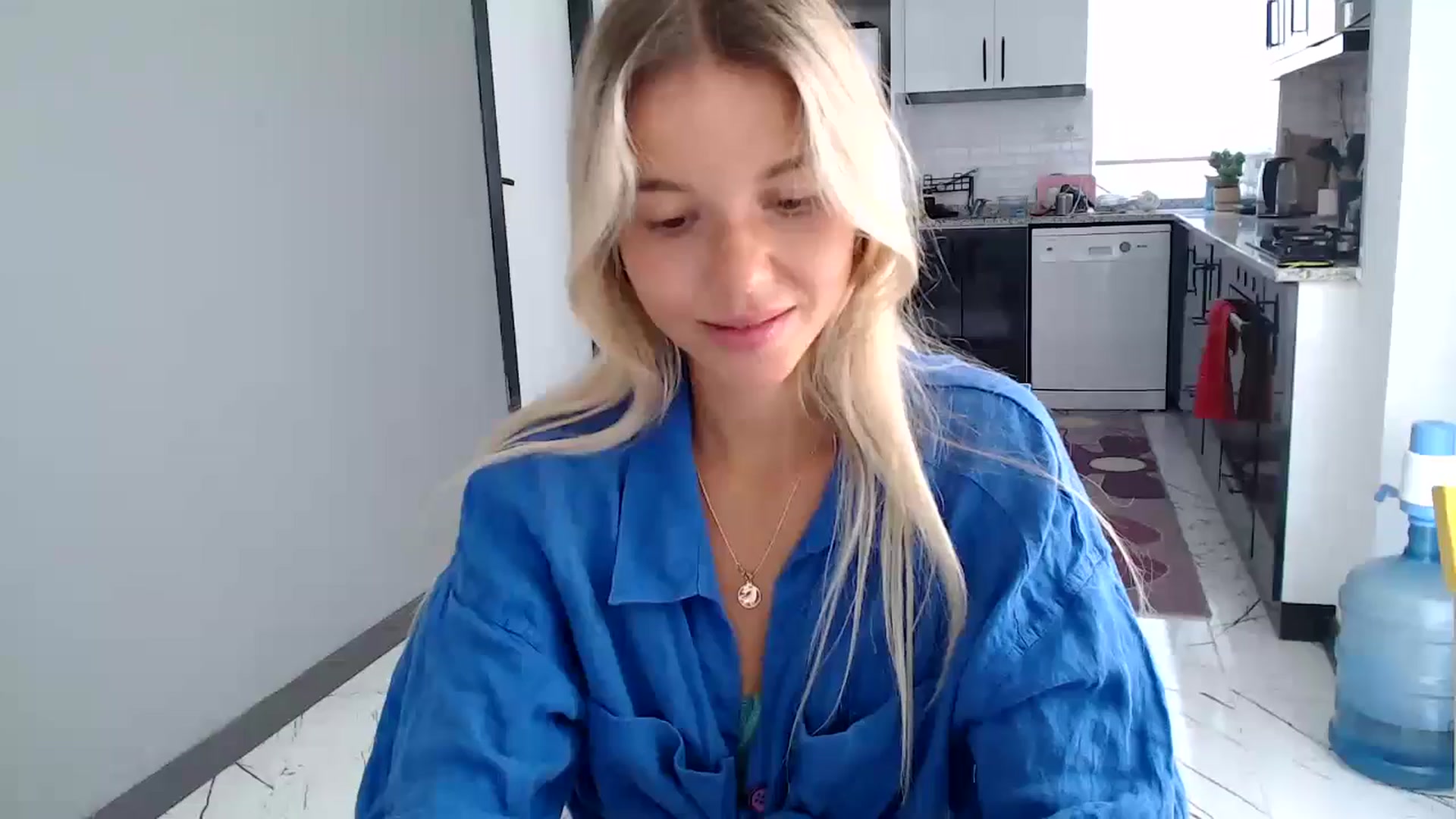 Gallery image thumbnail from Mollyluv1's myfreecams stream on, 07/02/2024, 12:52 image 11 of 20