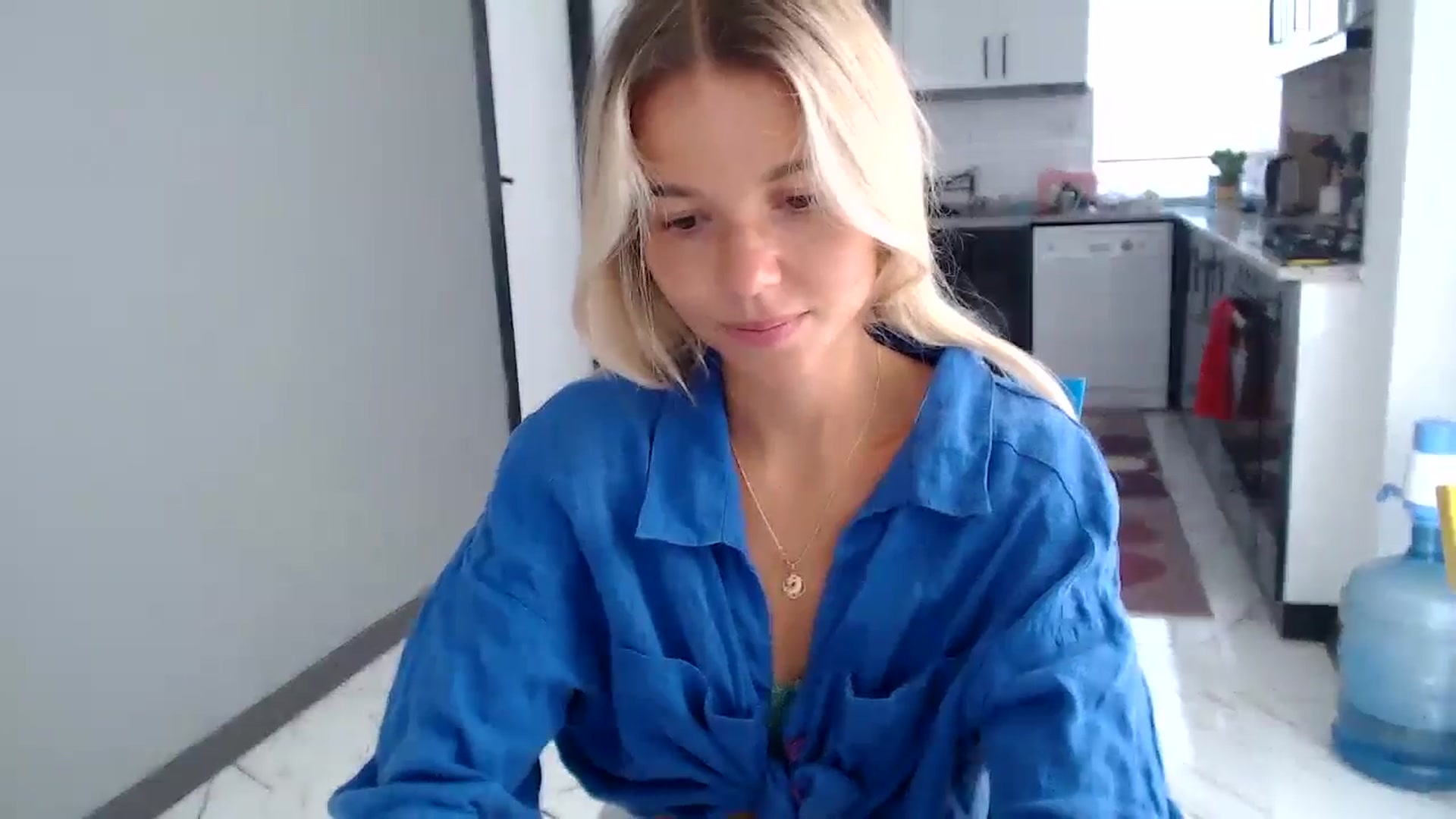 Gallery image thumbnail from Mollyluv1's myfreecams stream on, 07/02/2024, 12:52 image 6 of 20