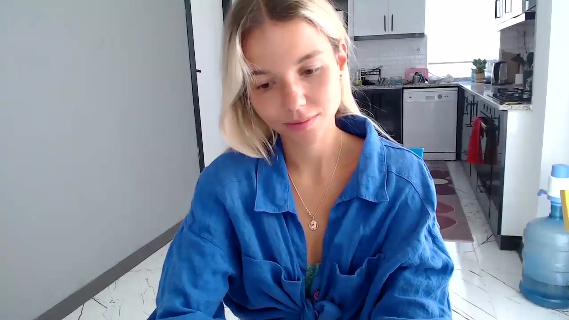 Gallery image thumbnail from Mollyluv1's myfreecams stream on, 07/02/2024, 12:52 image 8 of 20