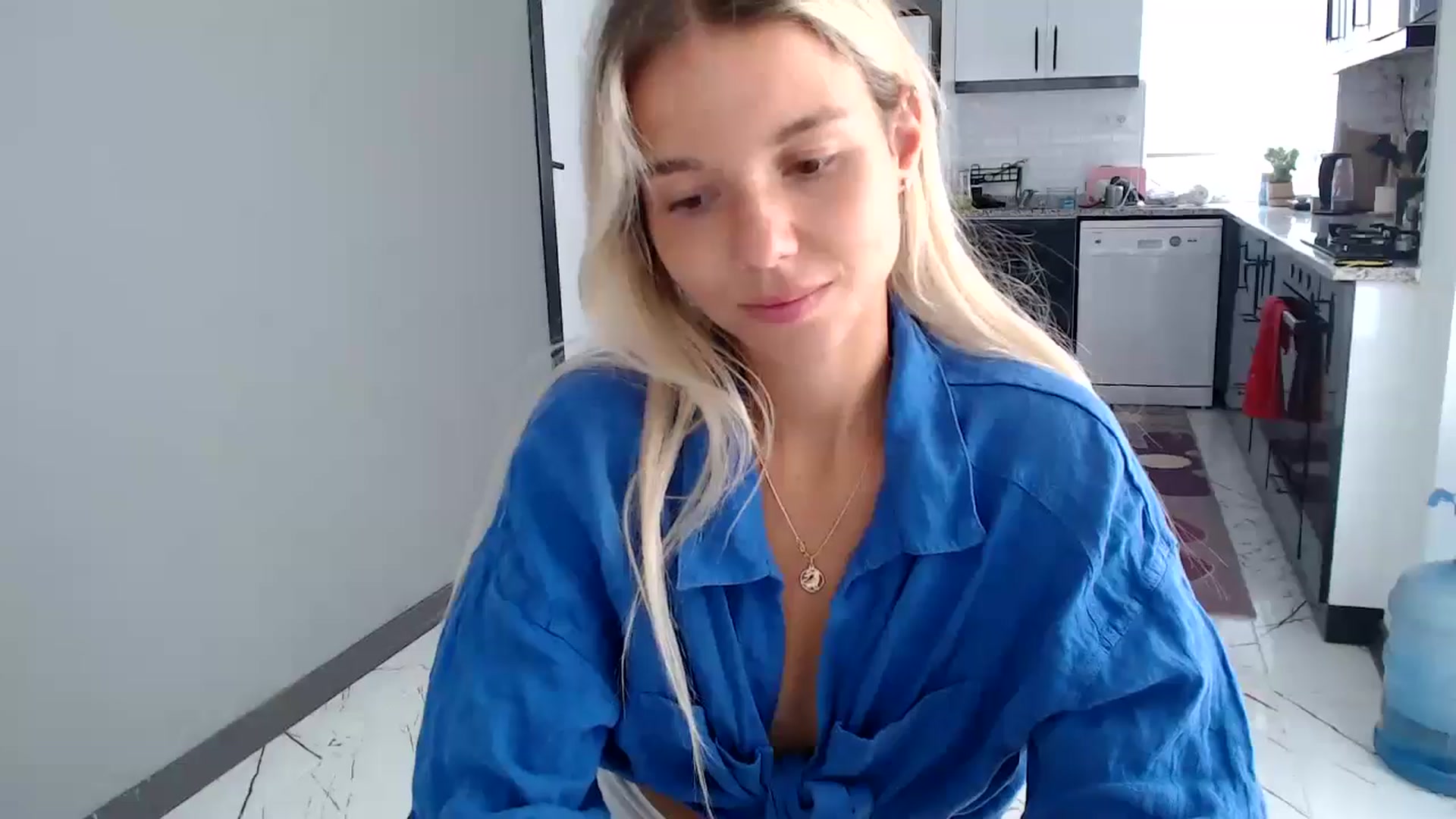 Gallery image thumbnail from Mollyluv1's myfreecams stream on, 07/02/2024, 13:28 image 7 of 20