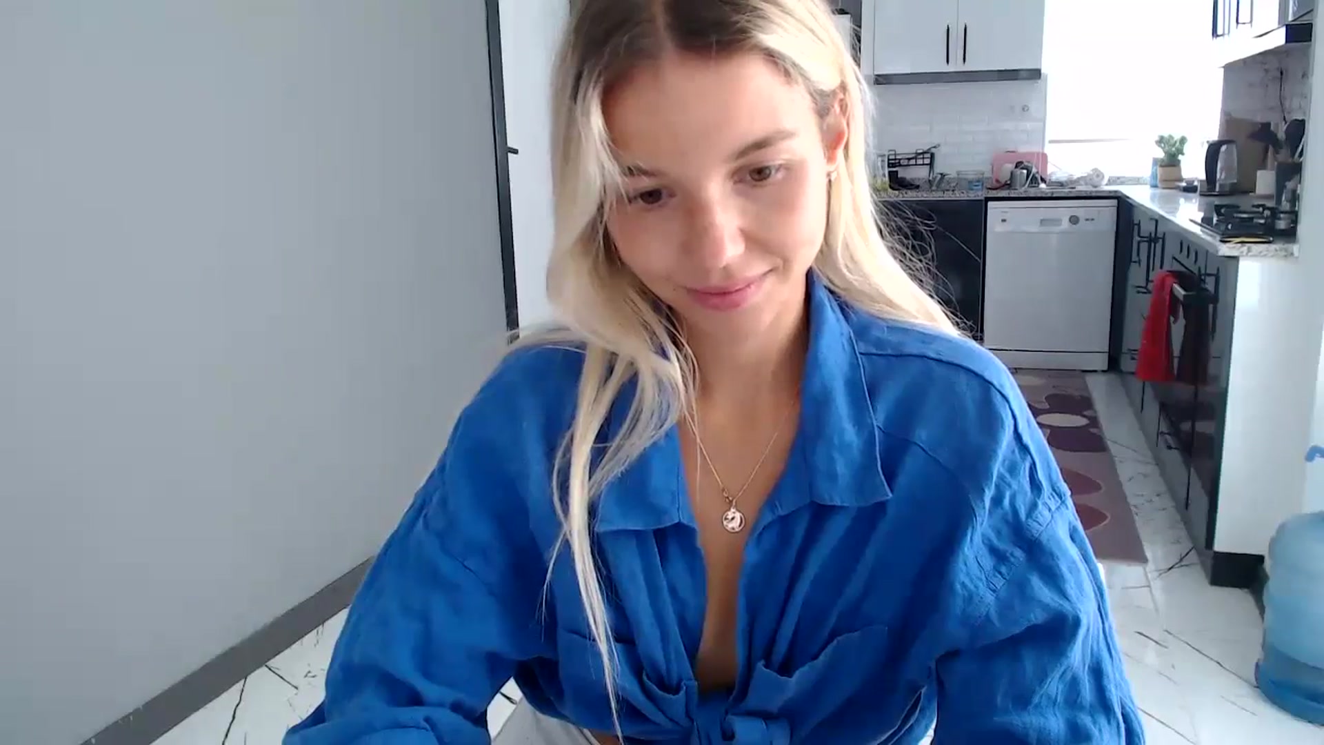 Gallery image thumbnail from Mollyluv1's myfreecams stream on, 07/02/2024, 13:28 image 15 of 20