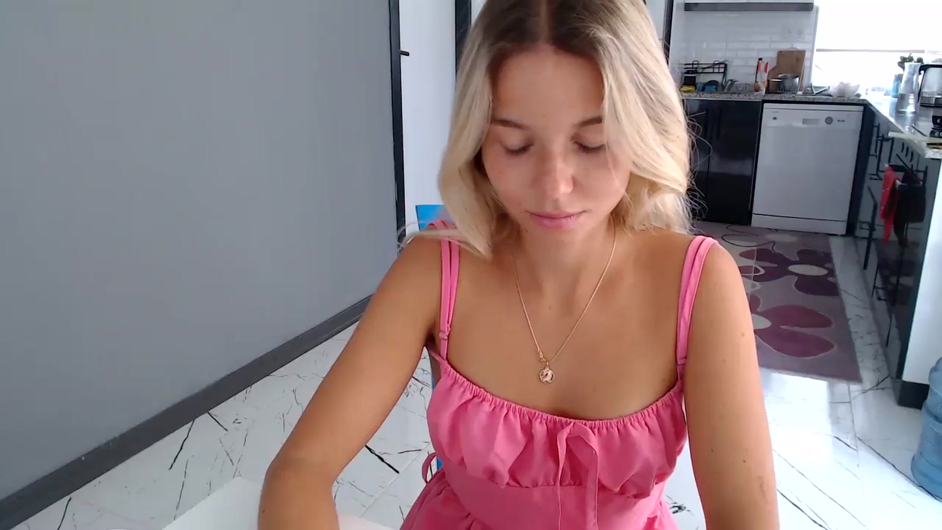 Gallery image thumbnail from Mollyluv1's myfreecams stream on, 07/05/2024, 12:48 image 11 of 20
