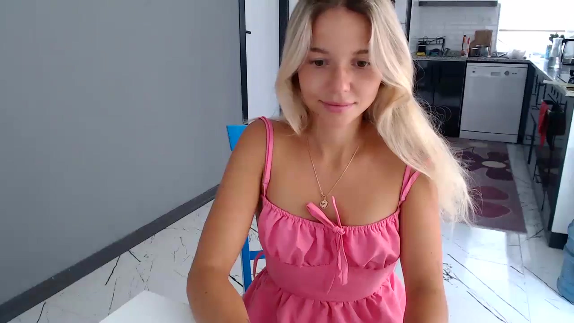 Gallery image thumbnail from Mollyluv1's myfreecams stream on, 07/05/2024, 12:48 image 16 of 20