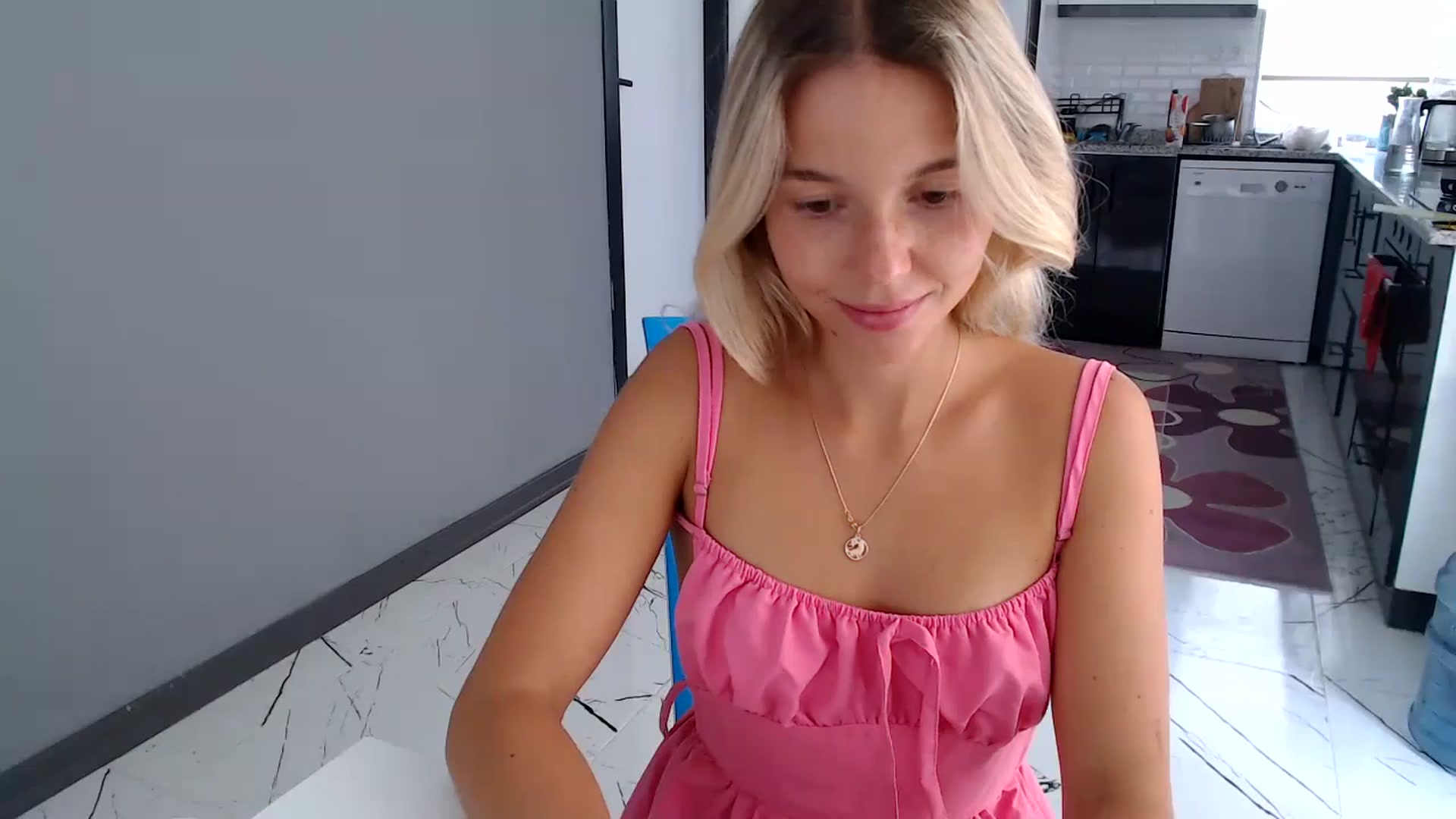 Gallery image thumbnail from Mollyluv1's myfreecams stream on, 07/05/2024, 12:48 image 8 of 20