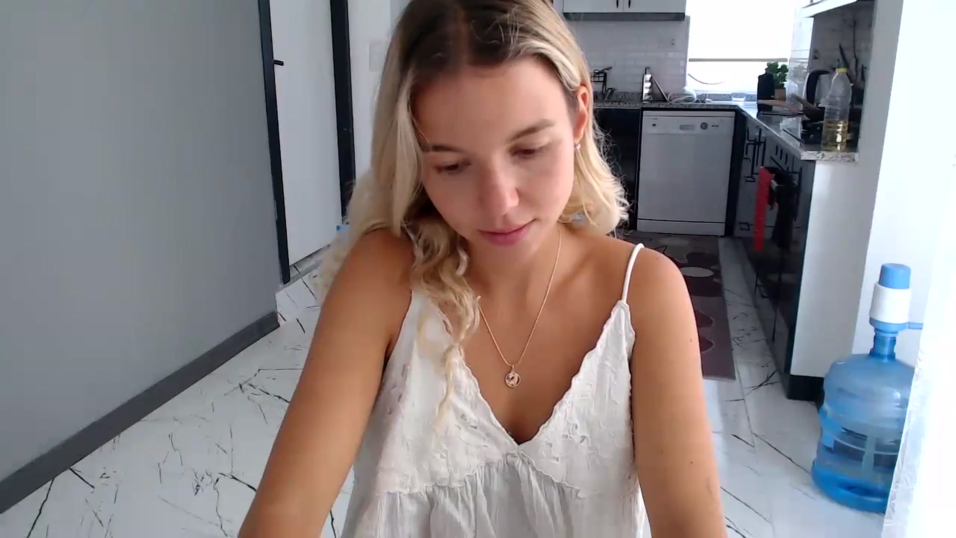 Gallery image thumbnail from Mollyluv1's myfreecams stream on, 07/09/2024, 13:29 image 5 of 20