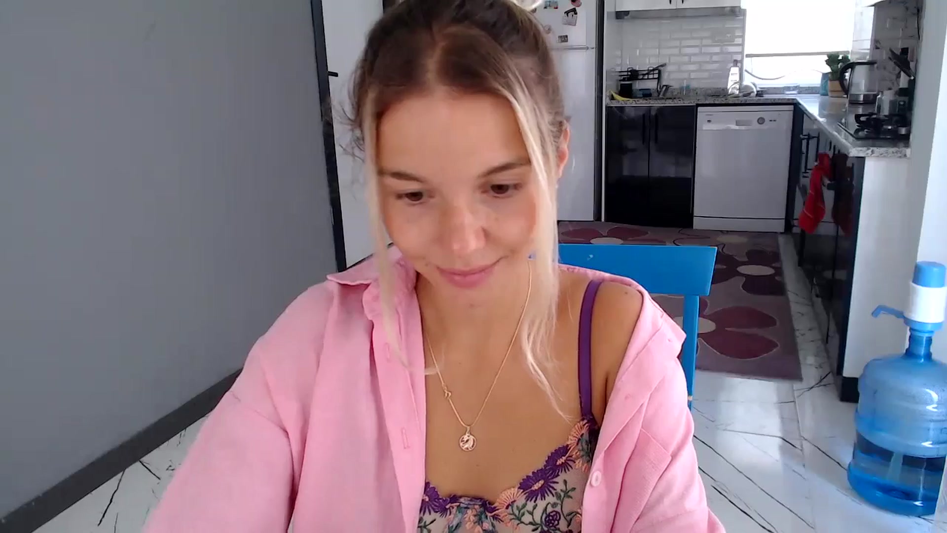 Gallery image thumbnail from Mollyluv1's myfreecams stream on, 07/11/2024, 09:19 image 15 of 20
