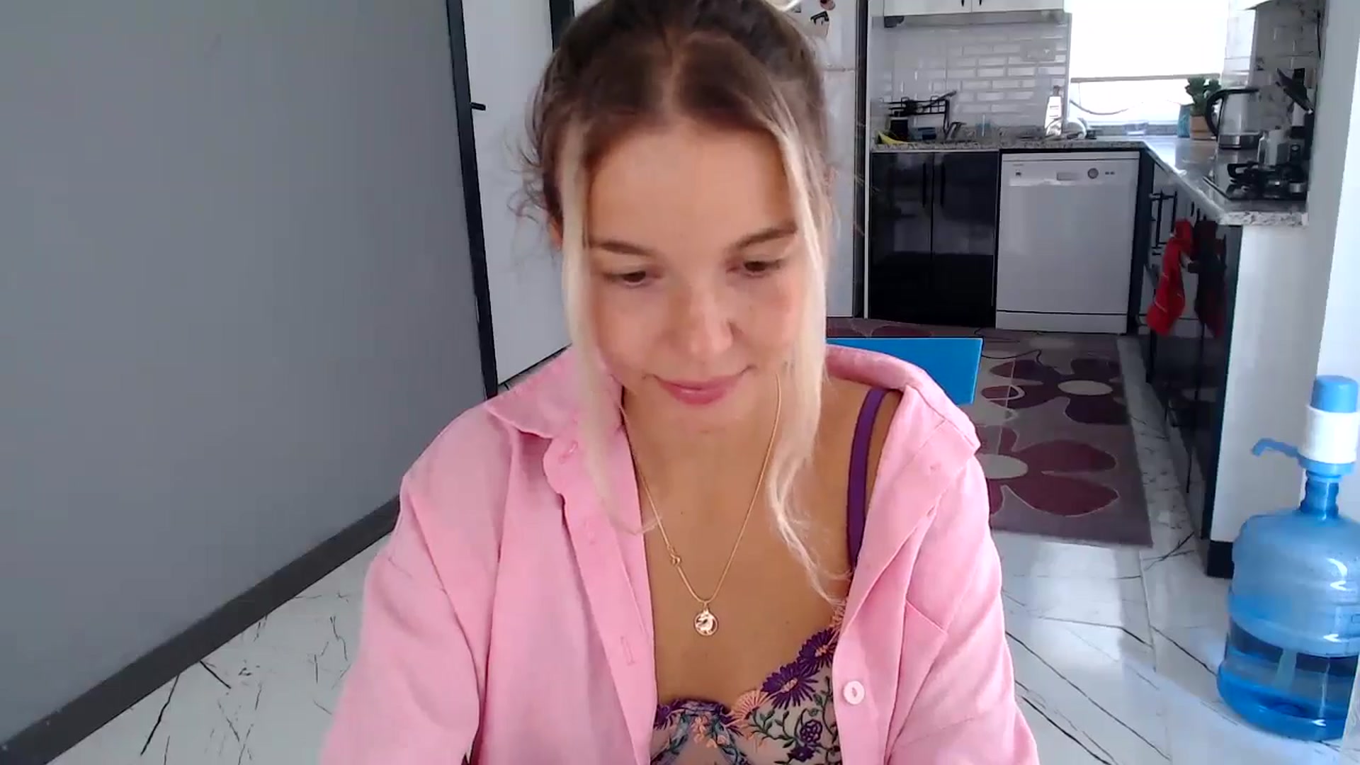 Gallery image thumbnail from Mollyluv1's myfreecams stream on, 07/11/2024, 09:19 image 8 of 20