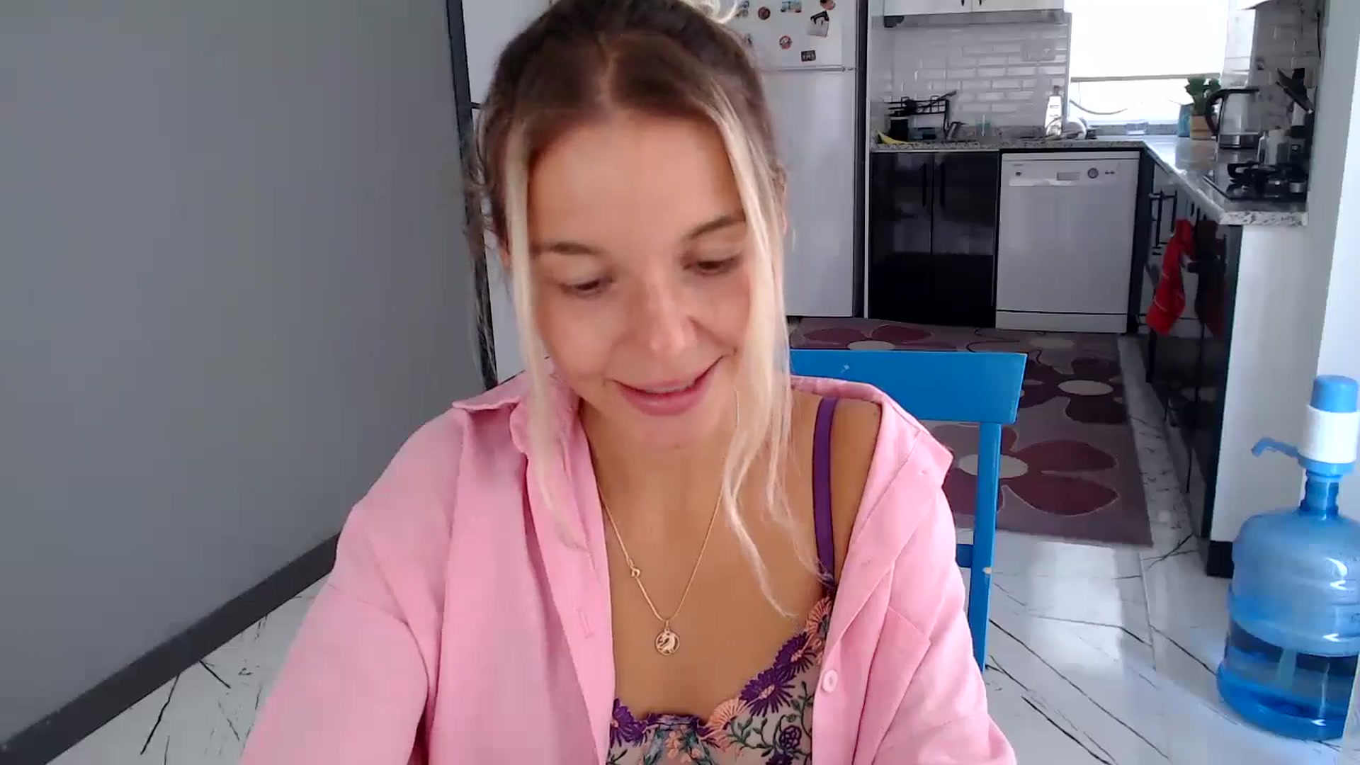 Gallery image thumbnail from Mollyluv1's myfreecams stream on, 07/11/2024, 09:19 image 18 of 20